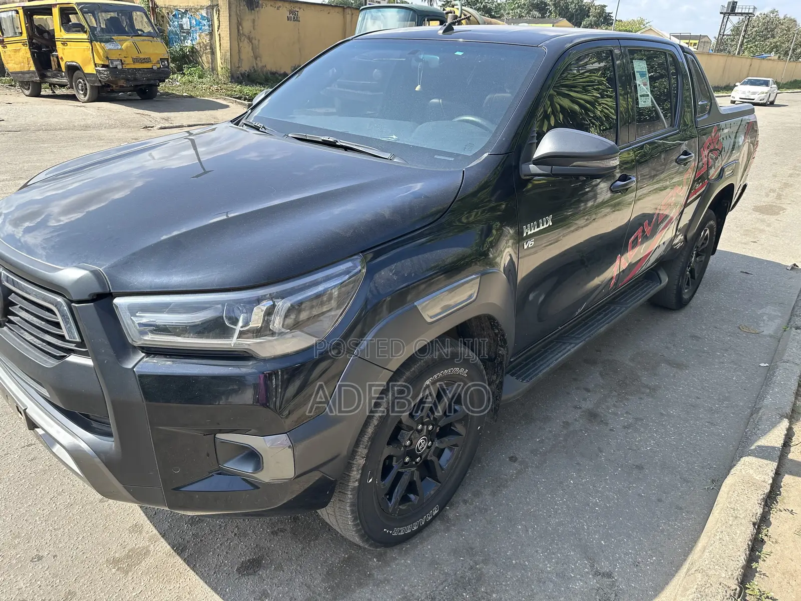 Toyota Hilux 2024 Black
