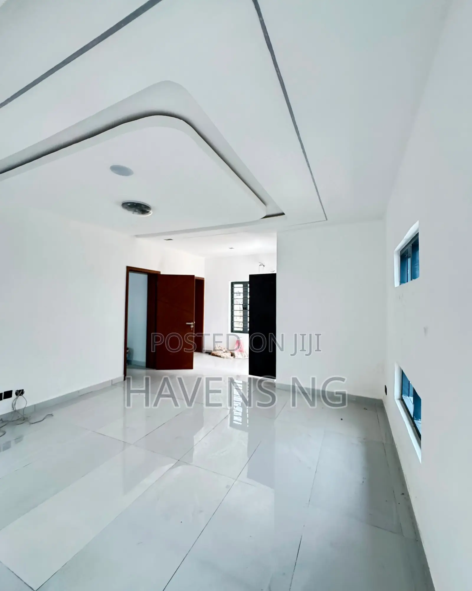 6bdrm Duplex in Western Avenue for sale