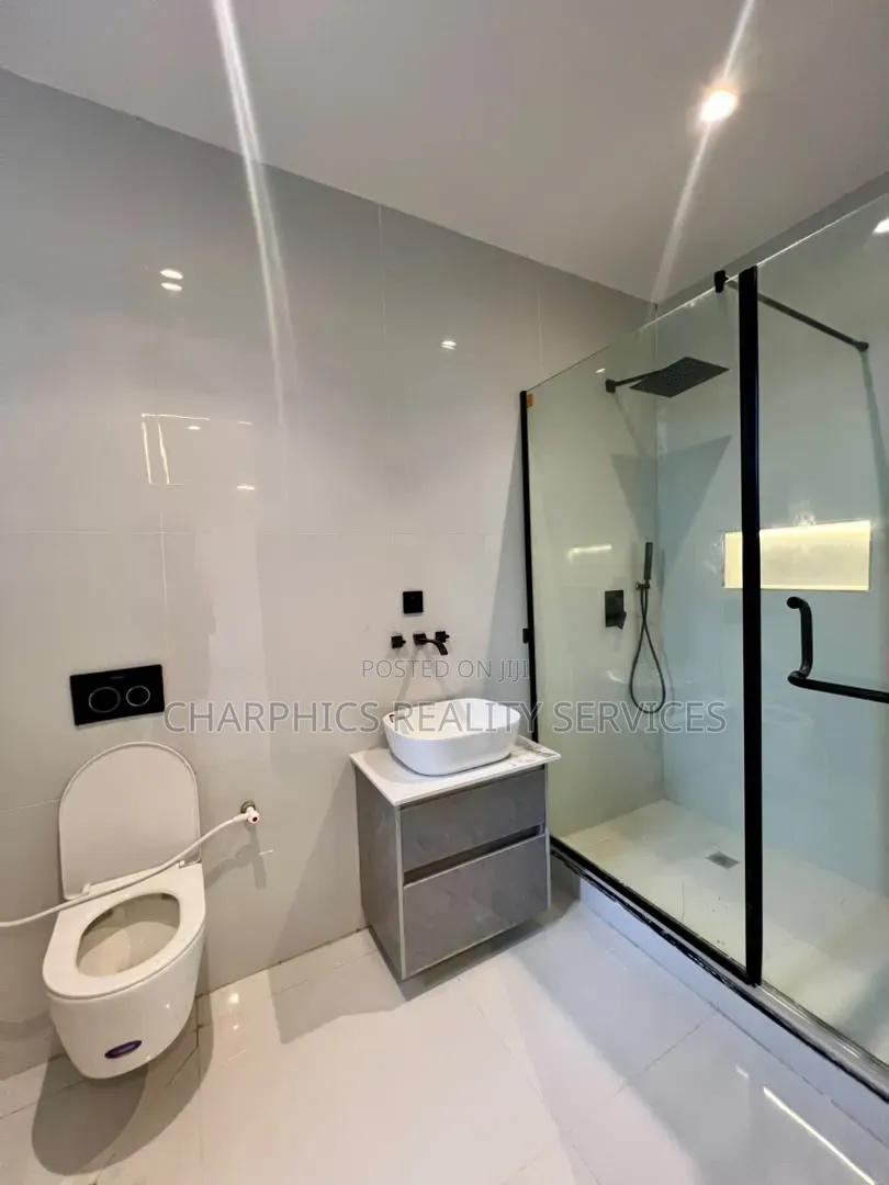 5bdrm Duplex in VGC / Ajah for sale