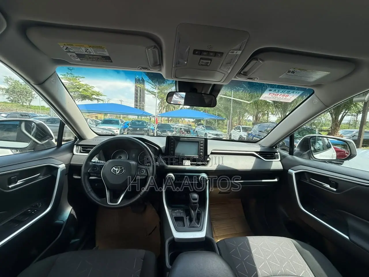 Toyota RAV4 XLE AWD 2020 White