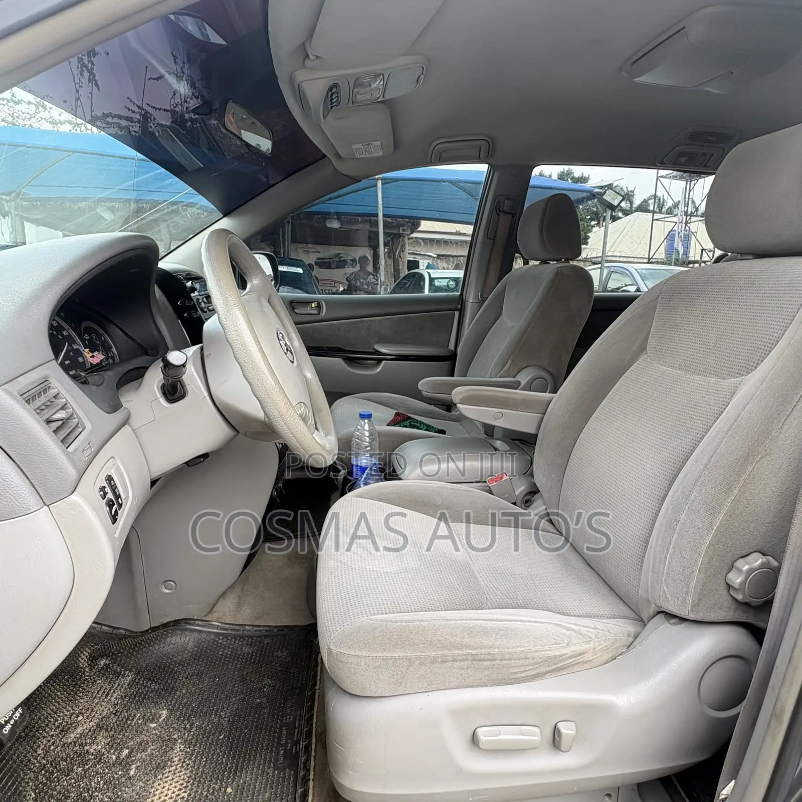 Toyota Sienna LE AWD (3.3L V6 5A) 2004 Gray