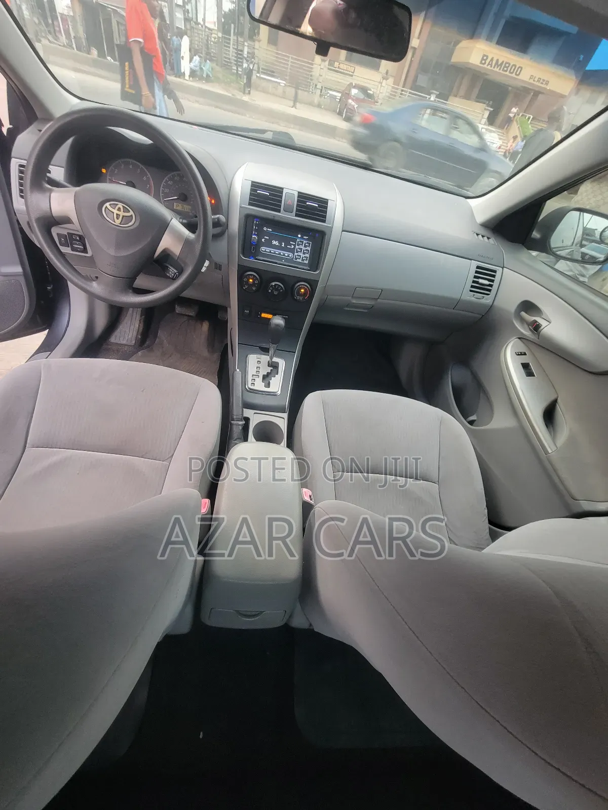 Toyota Corolla LE 4dr Sedan (1.8L 4cyl 4A) 2010 Gray