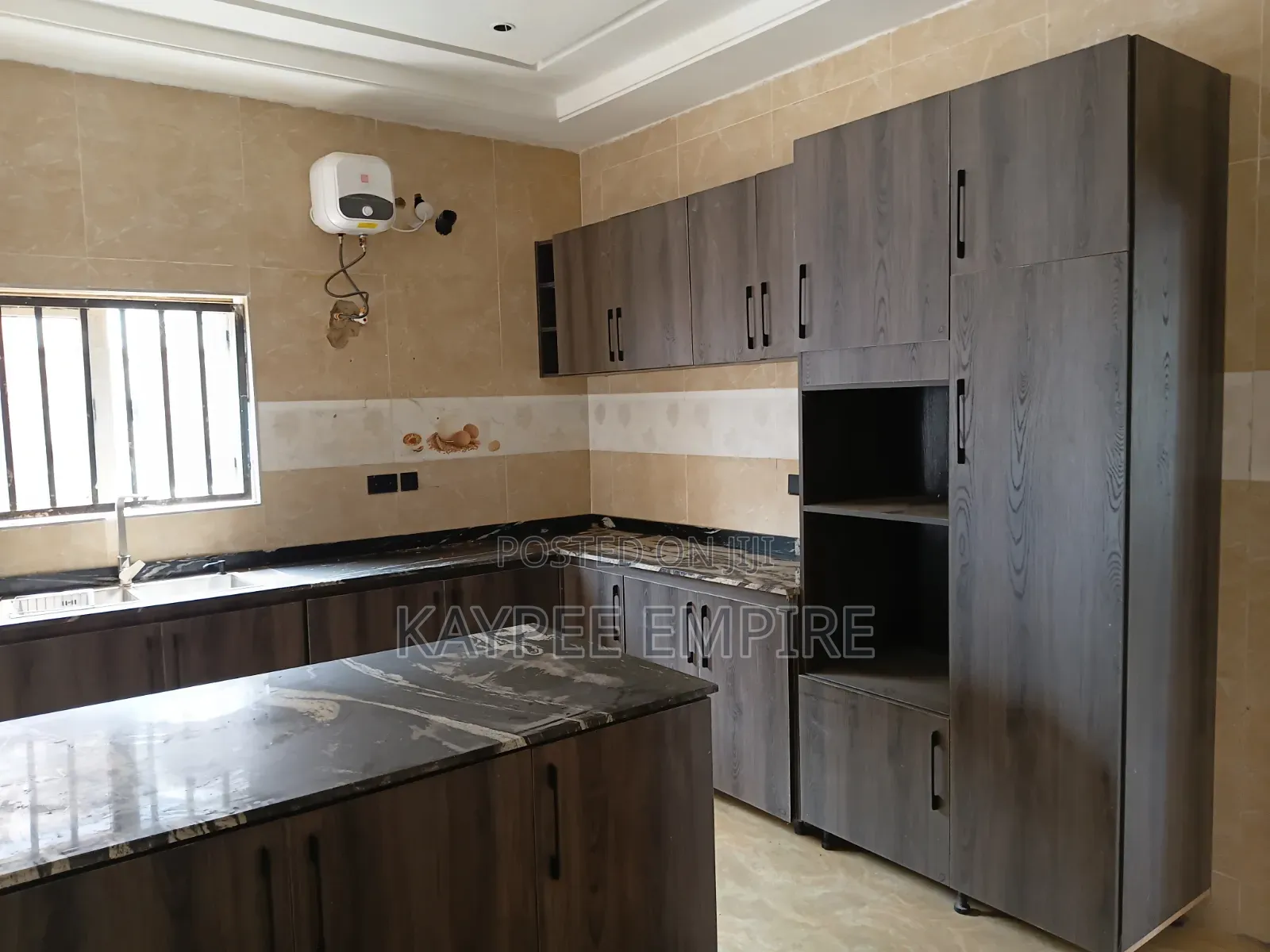 5bdrm Townhouse / Terrace in Wuye for rent