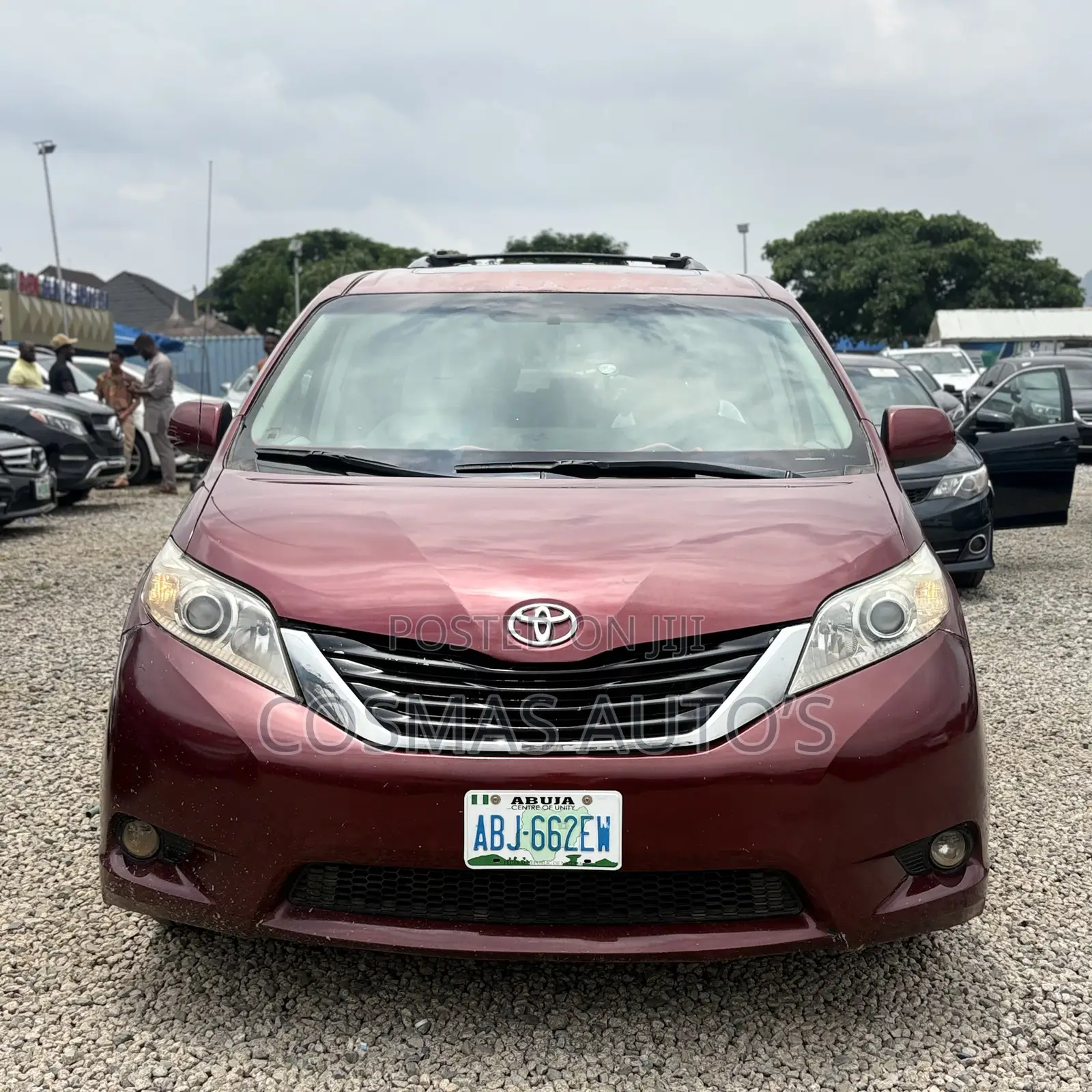 Toyota Sienna 2012 Red