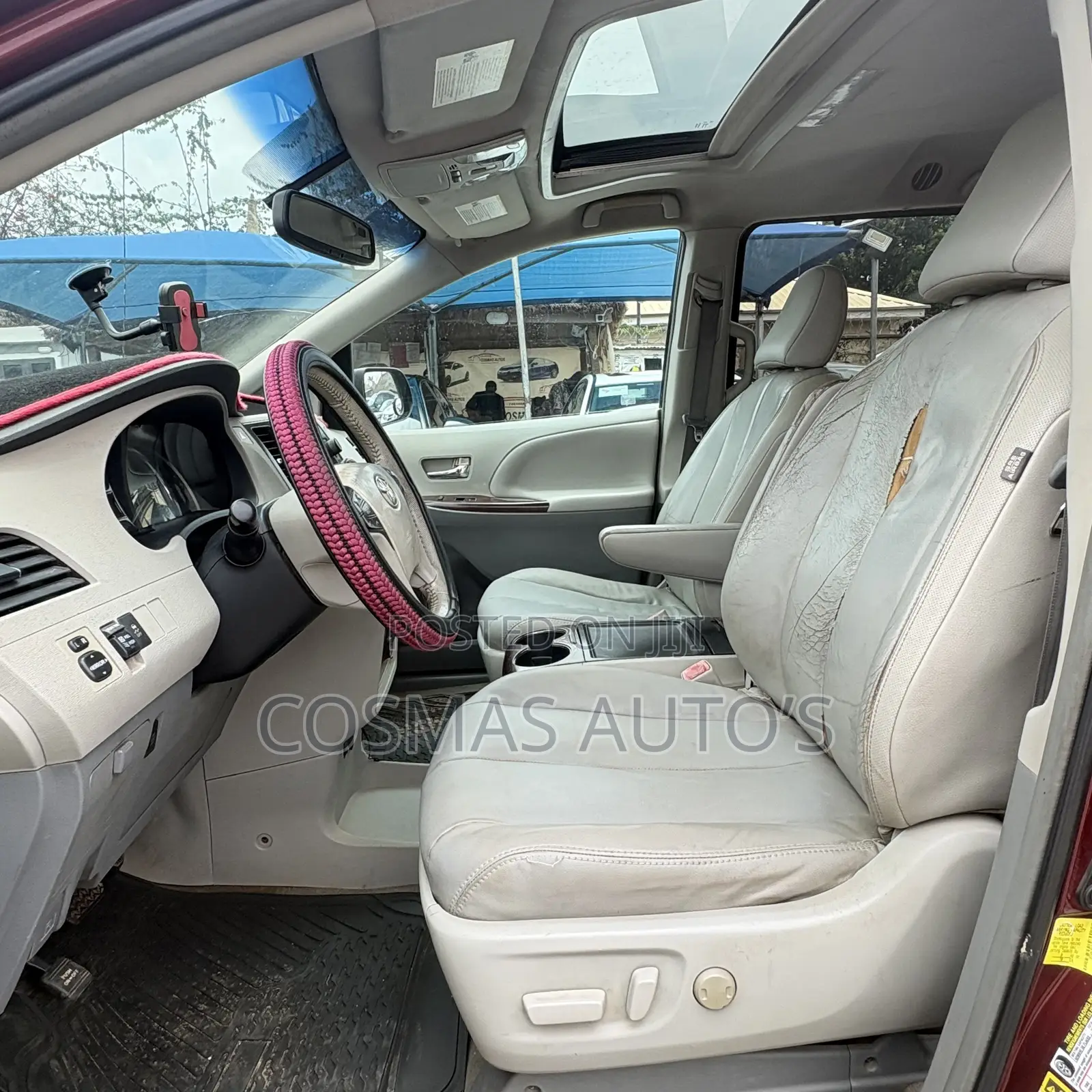 Toyota Sienna 2012 Red