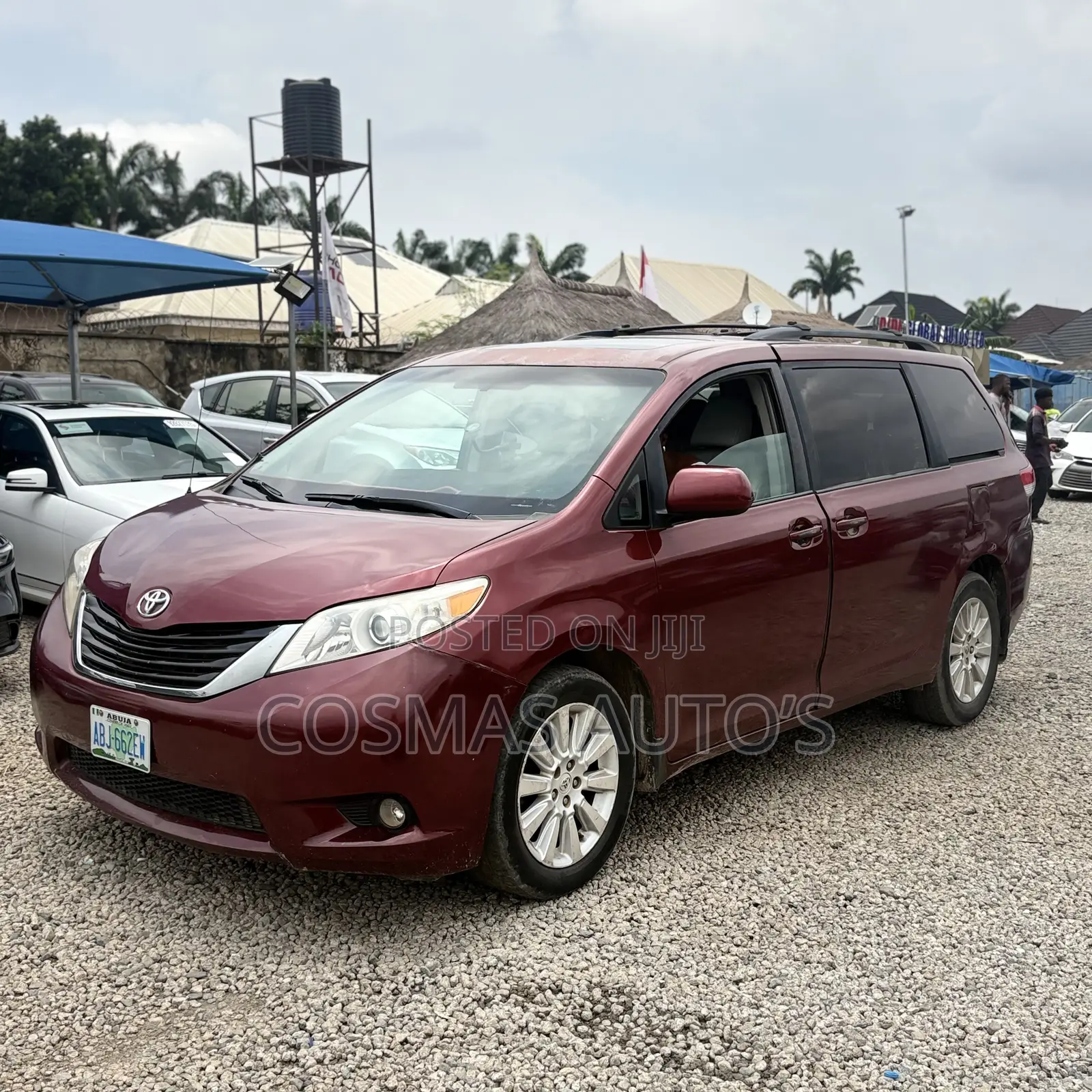 Toyota Sienna 2012 Red