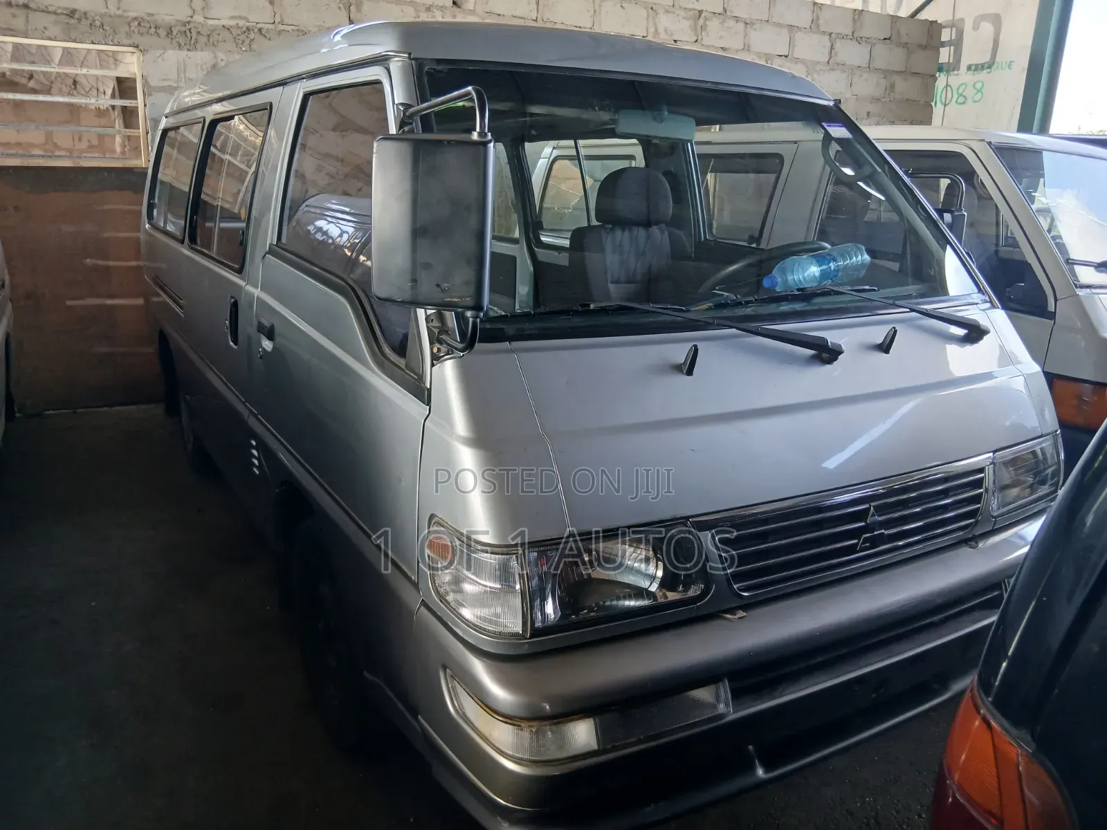 Mitsubishi L300 2012 Silver