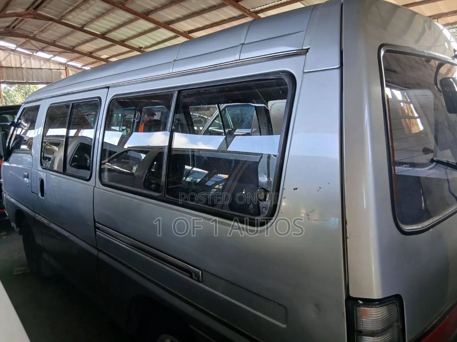 Mitsubishi L300 2012 Silver