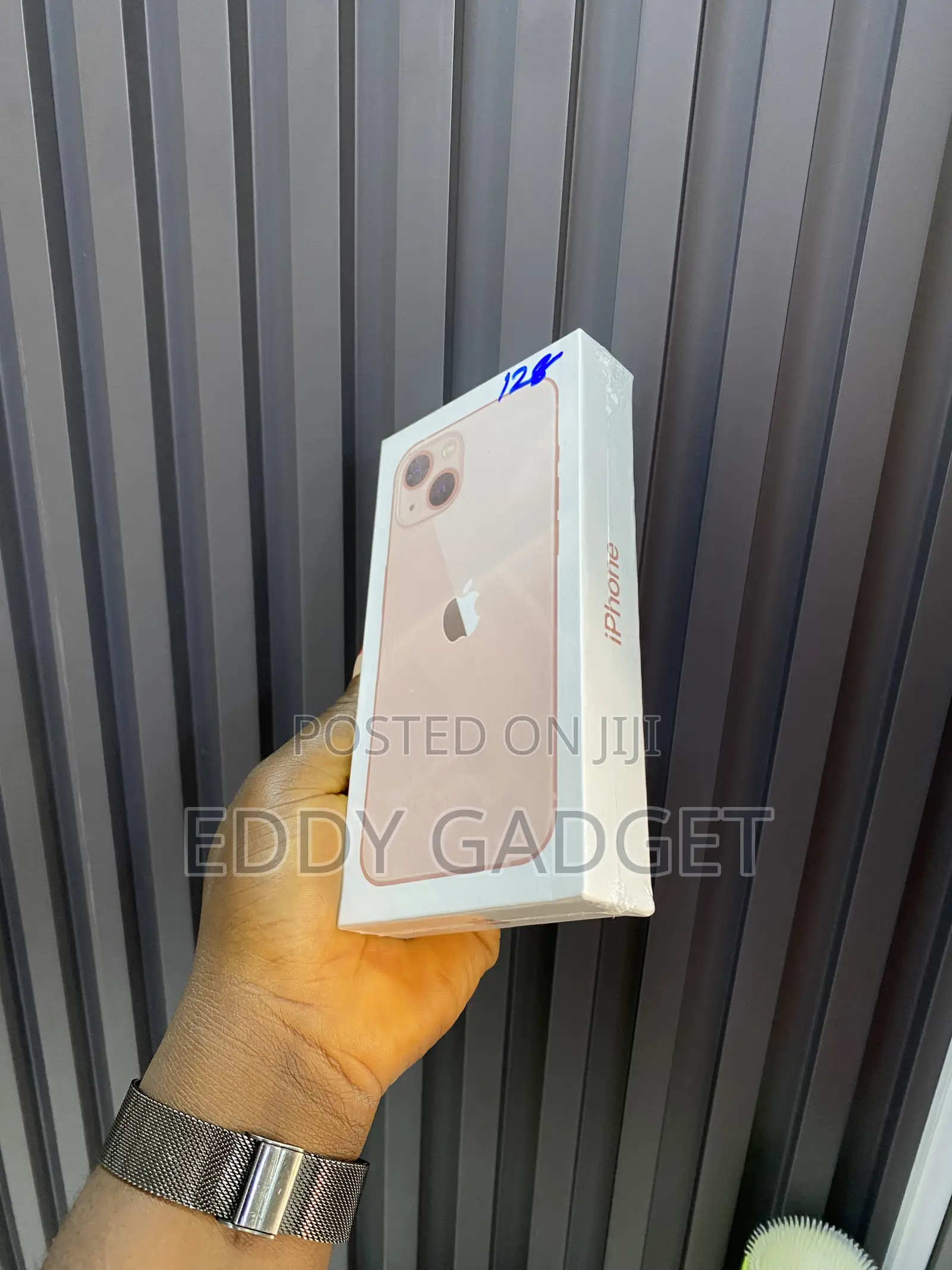 New Apple iPhone 13 128 GB Pink