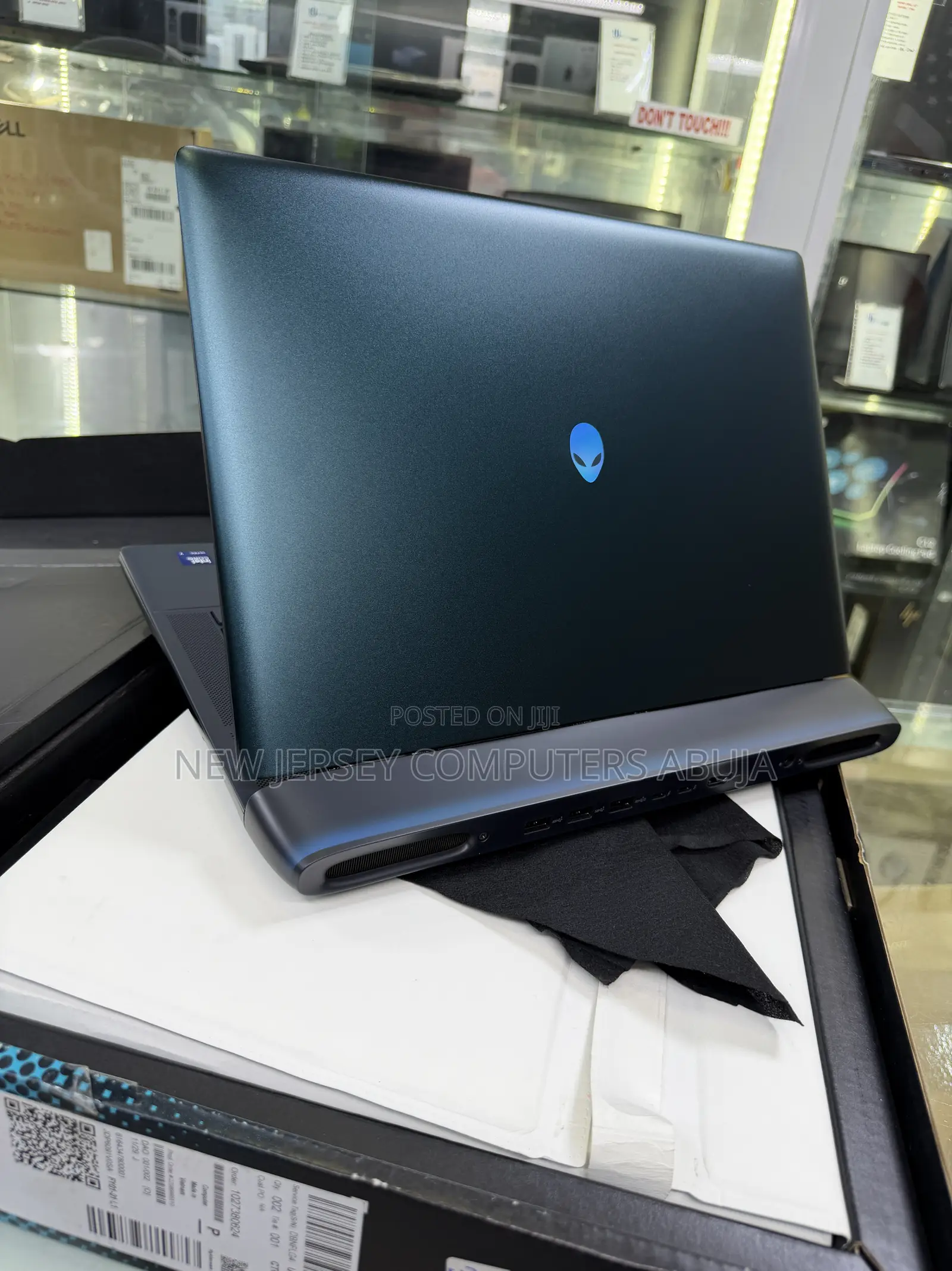 New Laptop Alienware Area-51m 32GB Intel Core Ultra 7 SSD 1T