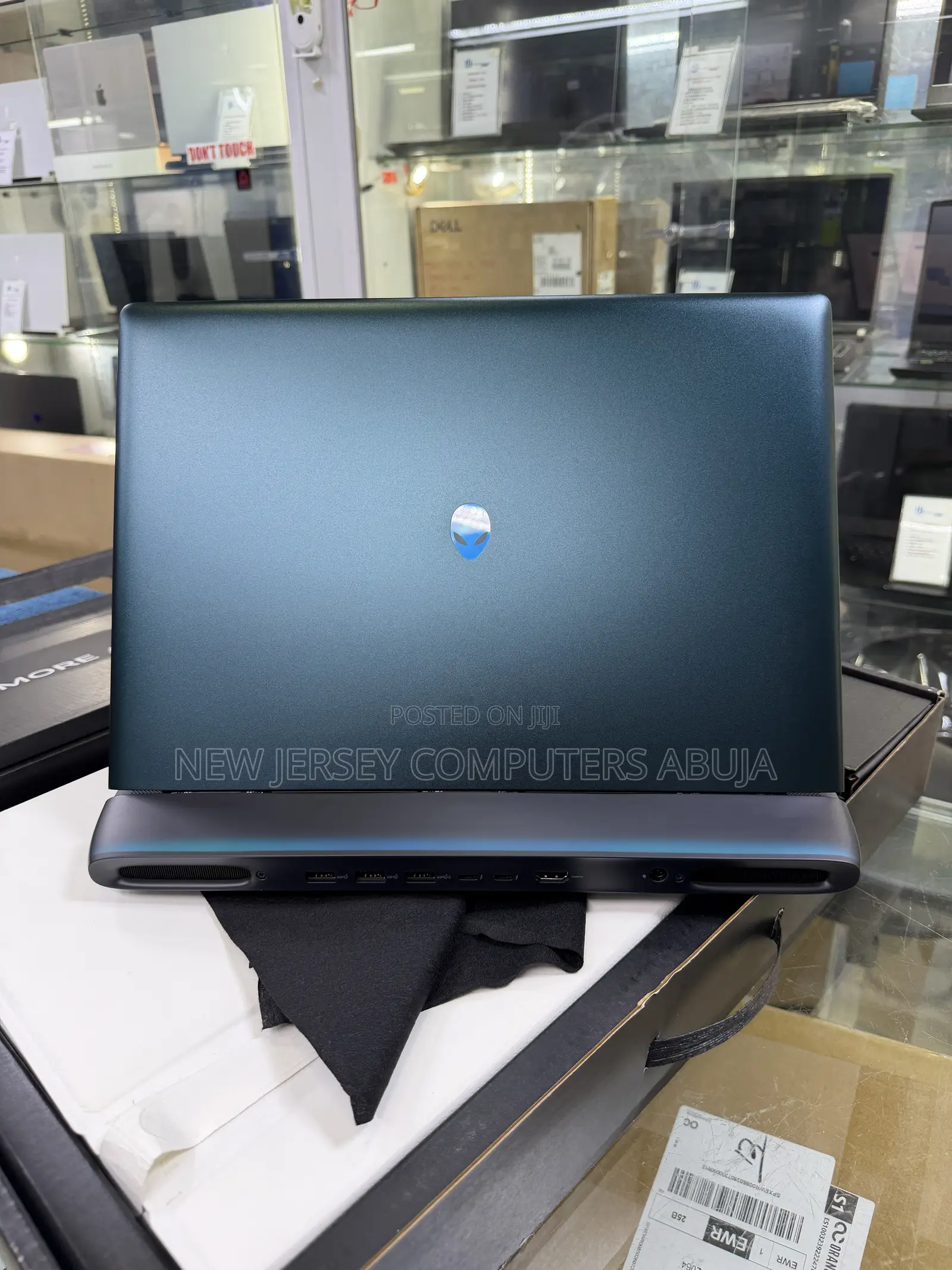 New Laptop Alienware Area-51m 32GB Intel Core Ultra 7 SSD 1T