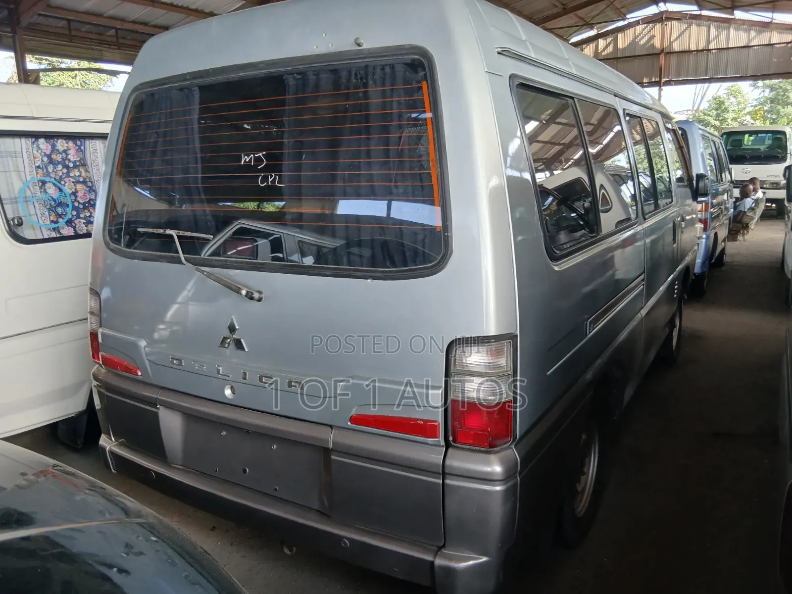 Mitsubishi L300 2015 Silver