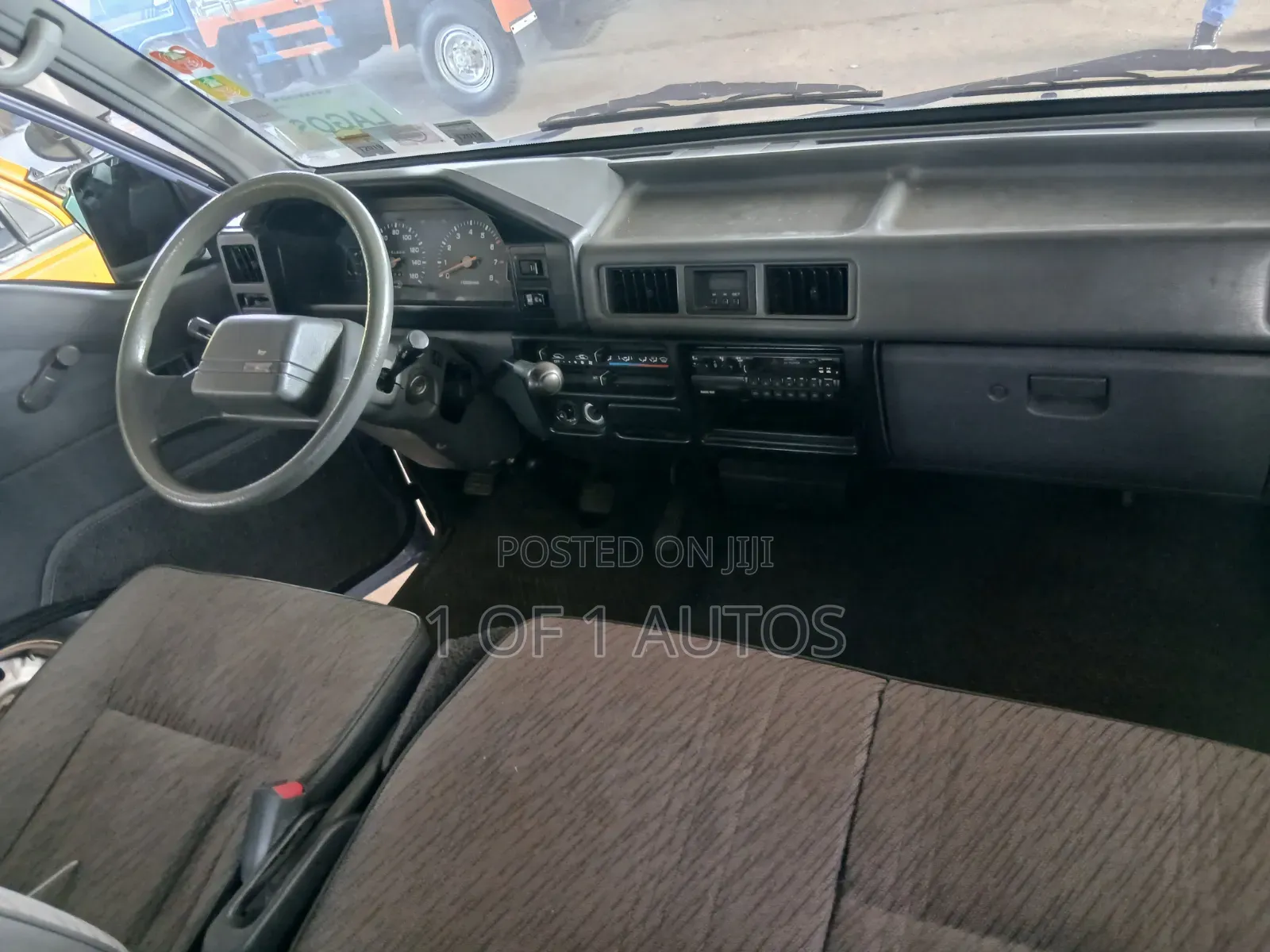 Mitsubishi L300 1998 Blue