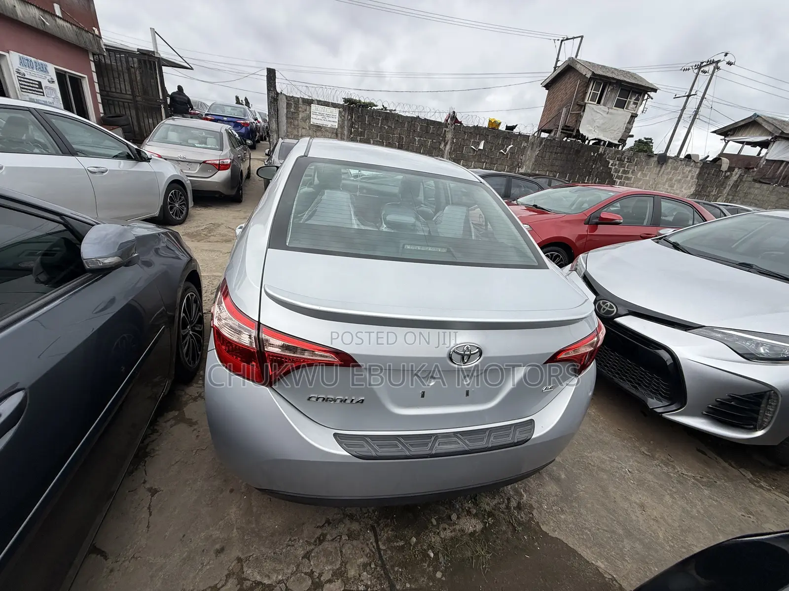 Toyota Corolla LE (1.8L 4cyl 2A) 2018 Silver
