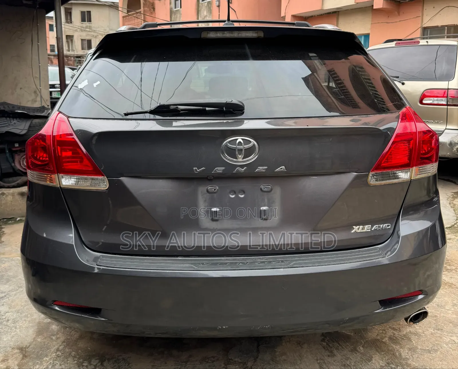 Toyota Venza XLE 4dr Wagon AWD (3.5L 6cyl 6A) 2015 Gray