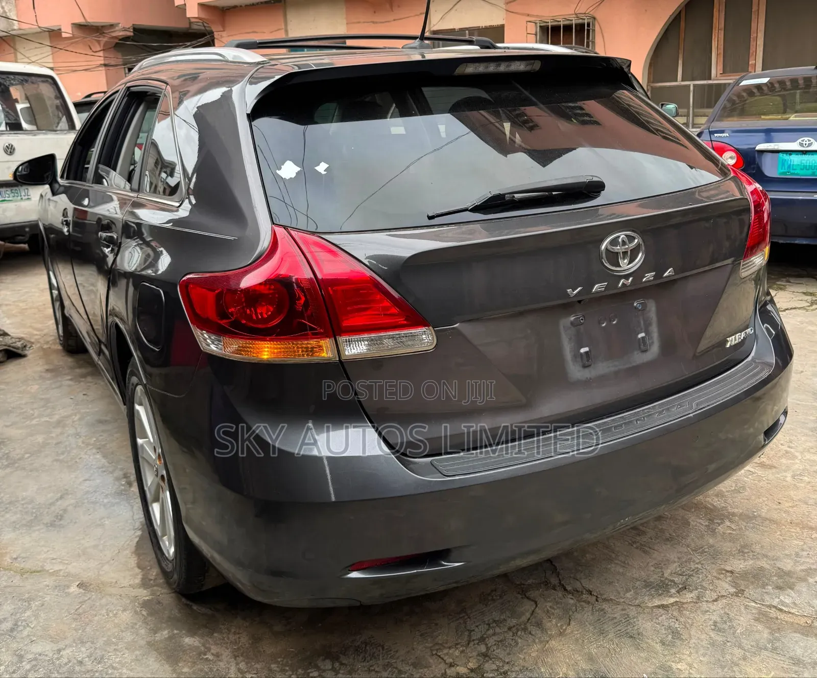 Toyota Venza XLE 4dr Wagon AWD (3.5L 6cyl 6A) 2015 Gray