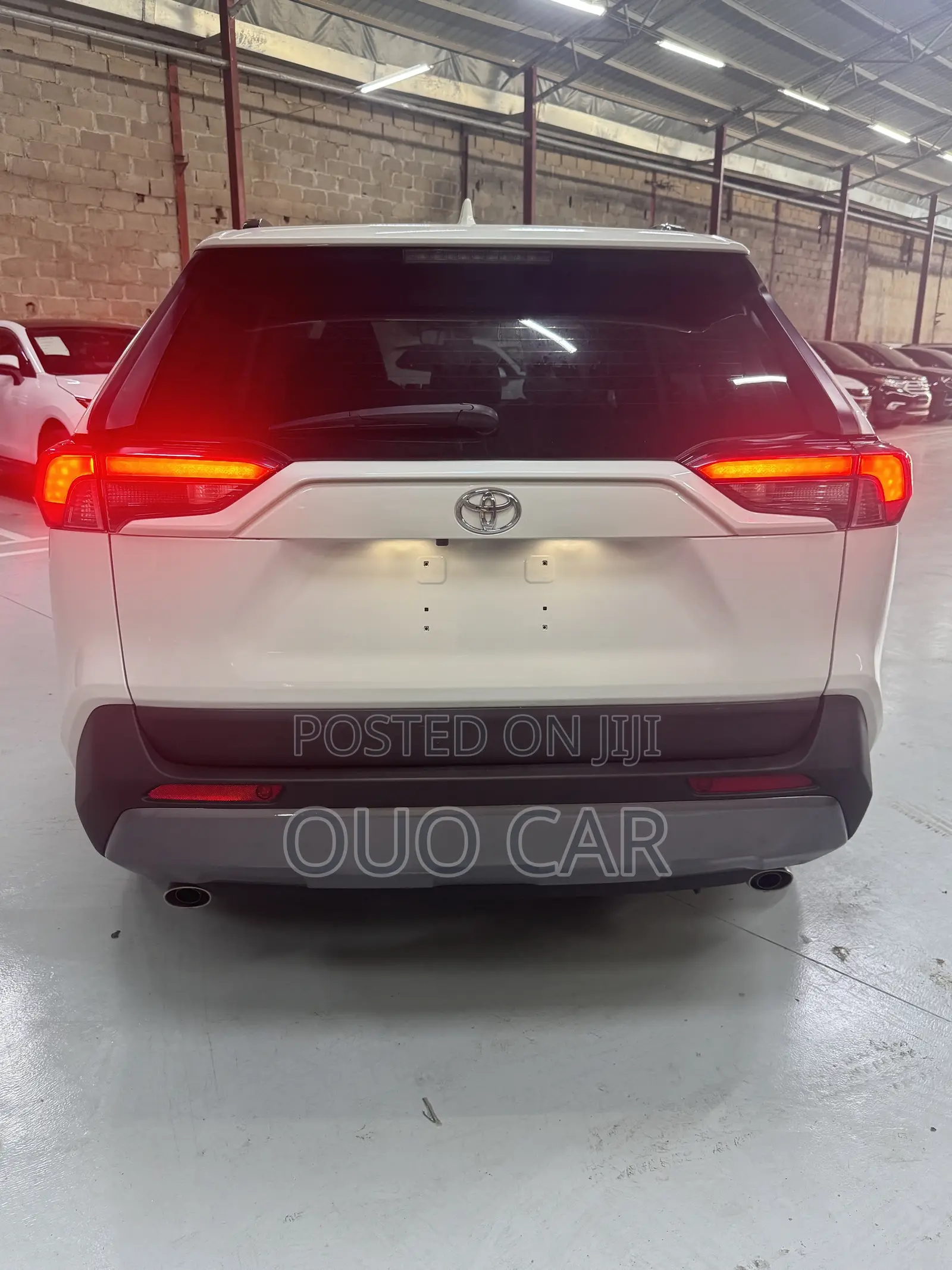 Toyota RAV4 2021 White