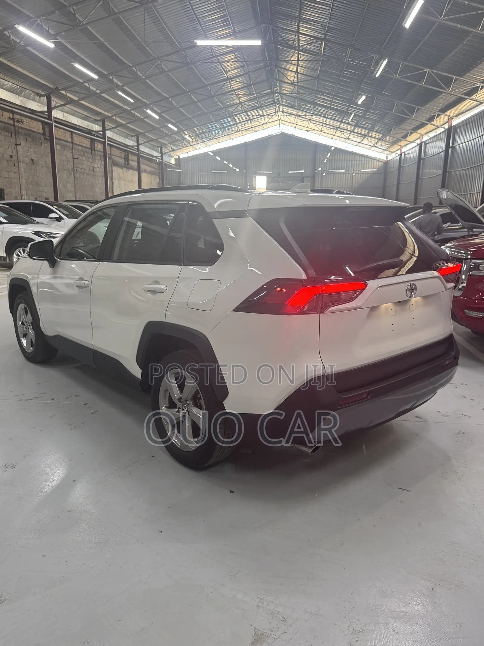 Toyota RAV4 2021 White