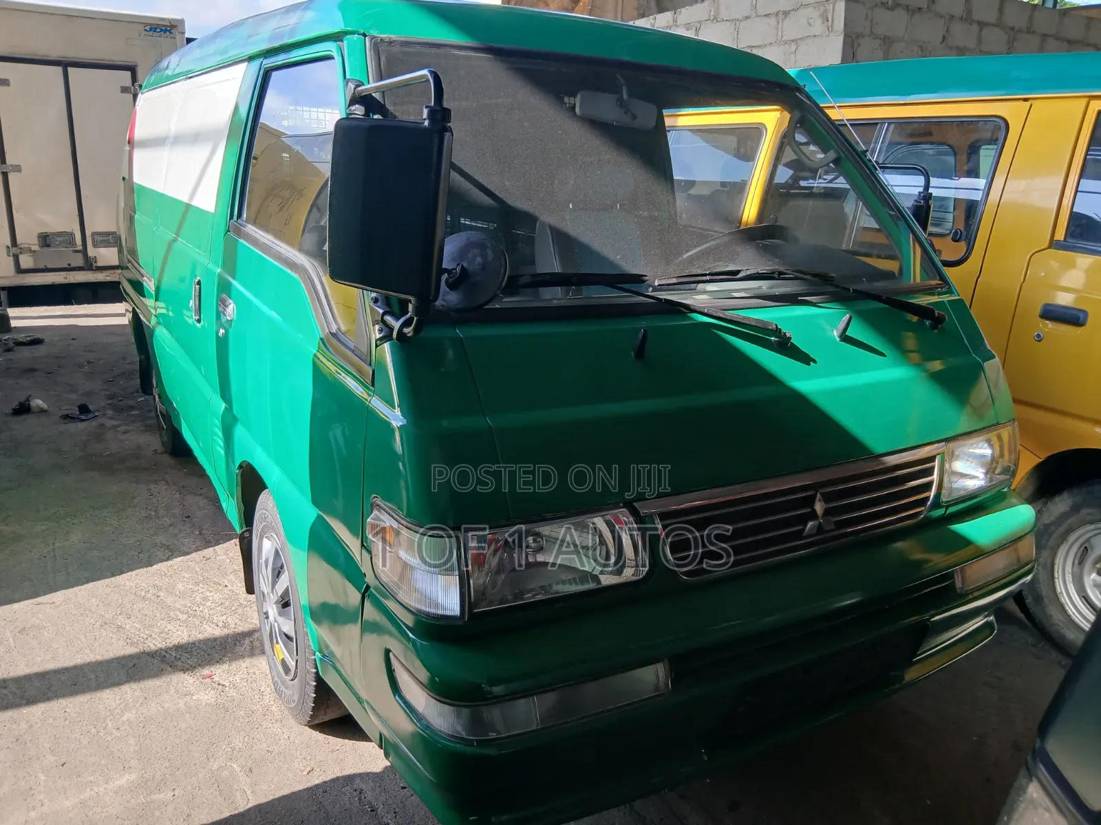 Mitsubishi L300 2003 Green