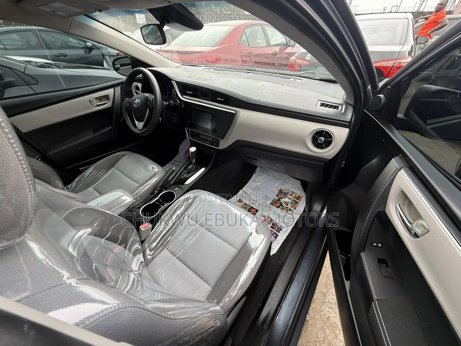 Toyota Corolla LE (1.8L 4cyl 2A) 2018 Gray
