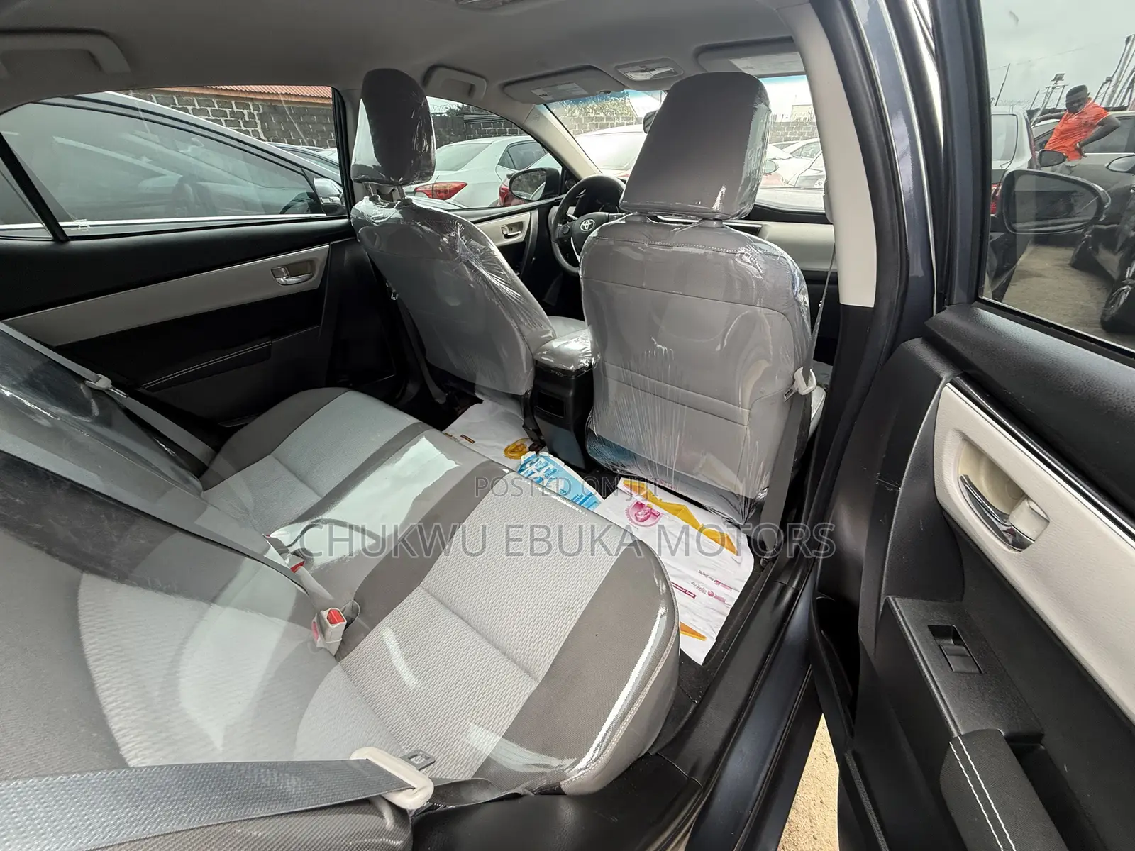 Toyota Corolla LE (1.8L 4cyl 2A) 2018 Gray
