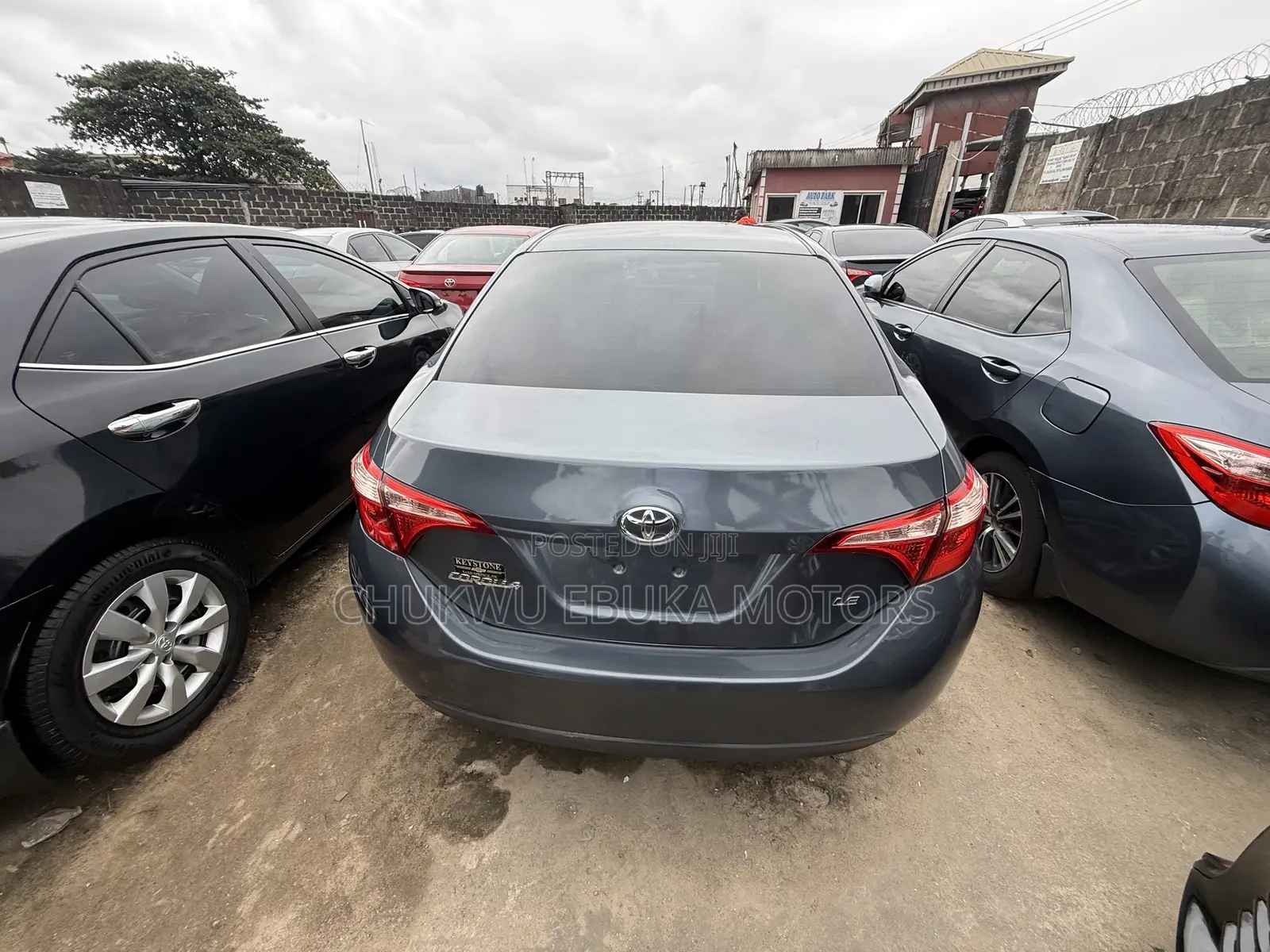 Toyota Corolla LE (1.8L 4cyl 2A) 2018 Gray