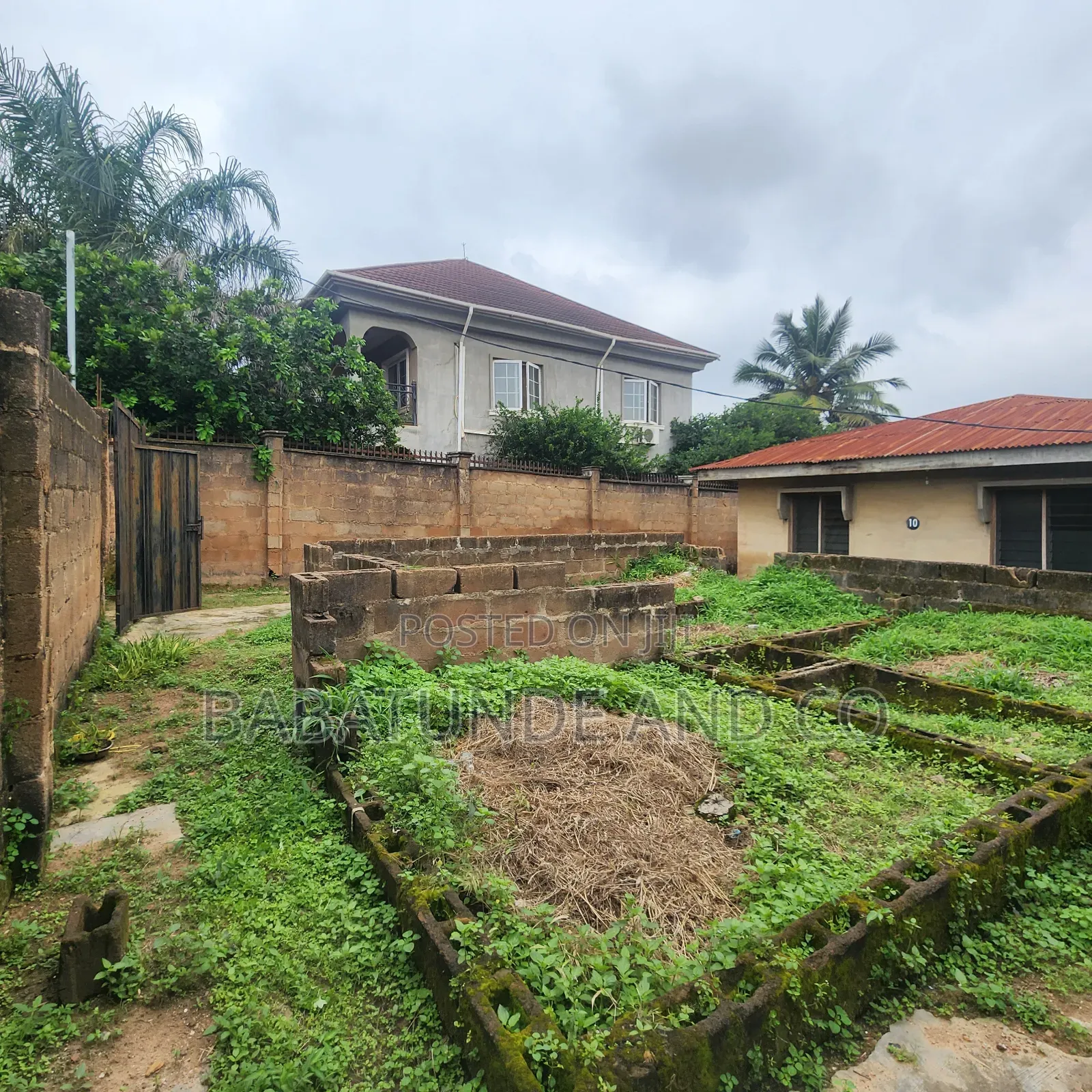 4bdrm Bungalow in Boluwaduro Estate, Akobo for sale