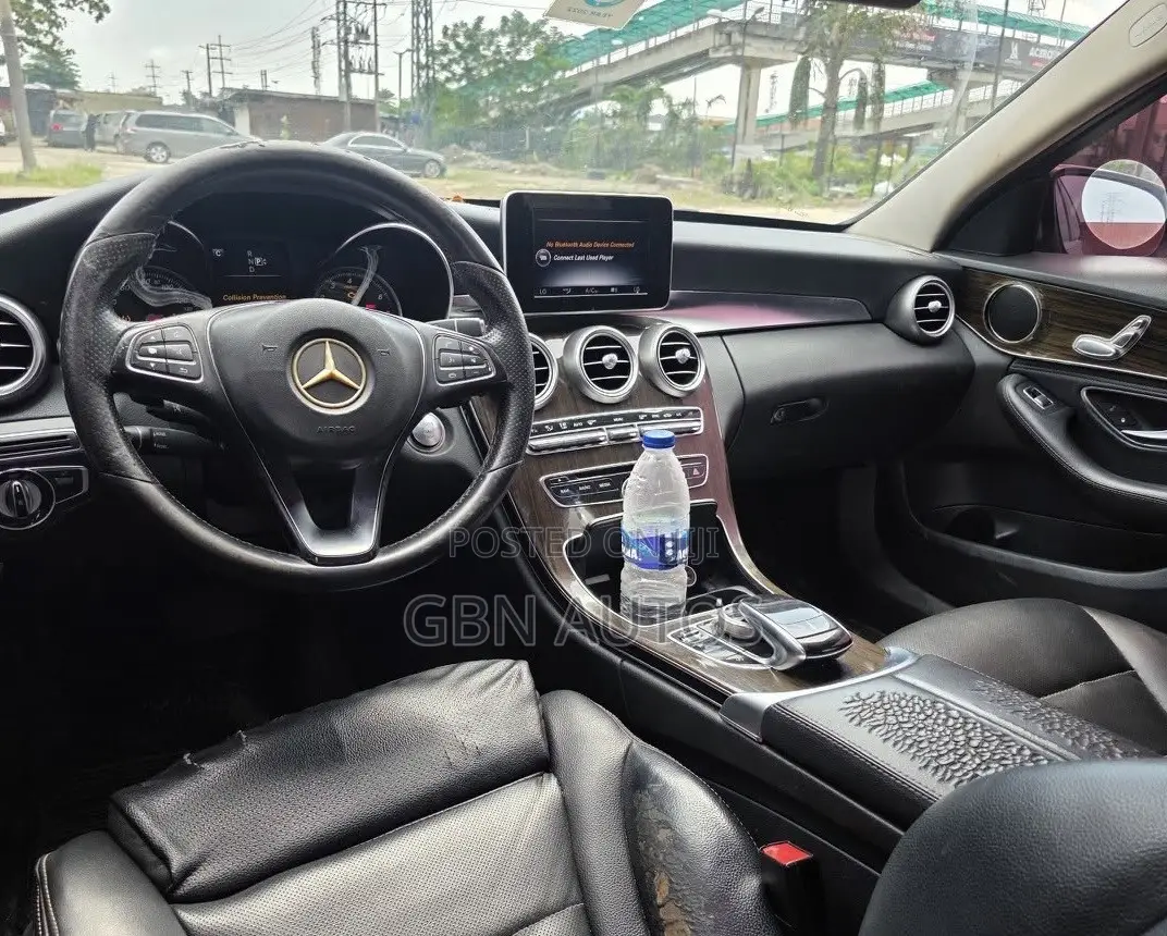 Mercedes-Benz C300 Base AWD 4Matic Sedan (2.0L 4cyl 7A) 2015 Gray