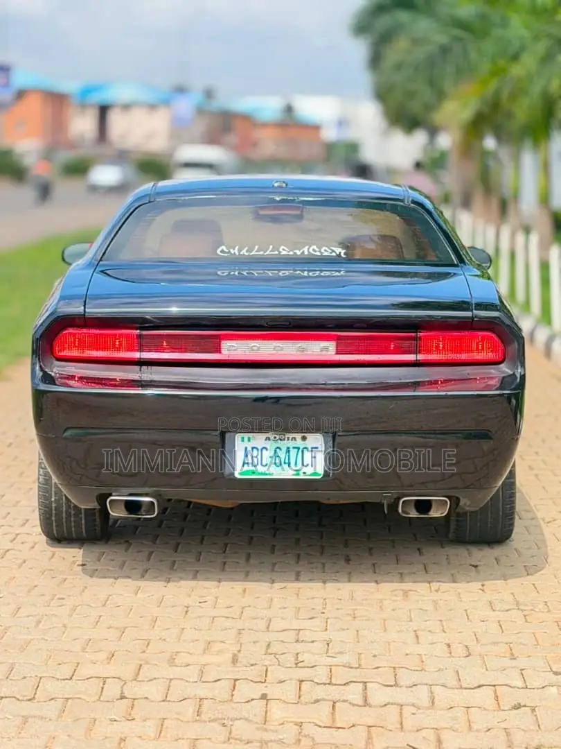 Dodge Challenger SRT8 2012 Black