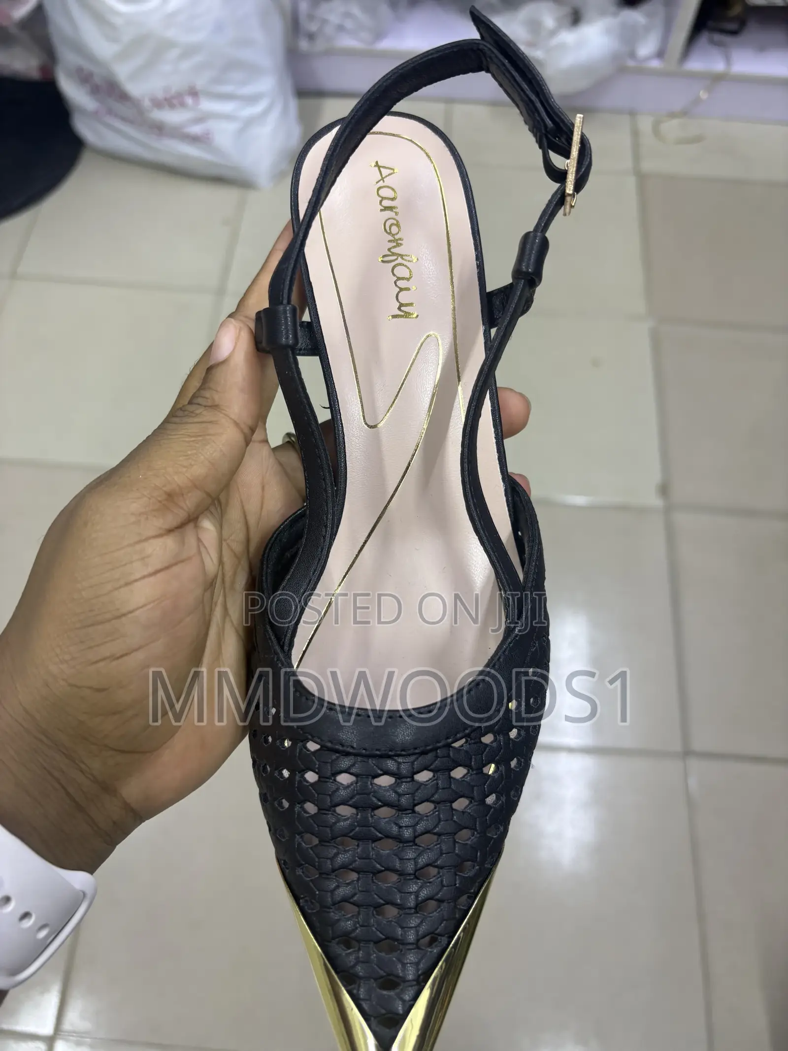 Pointed Leather Shoes