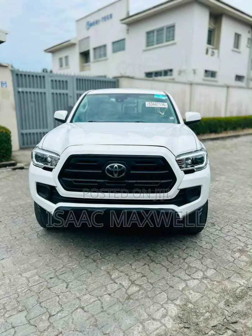 Toyota Tacoma 2019 White