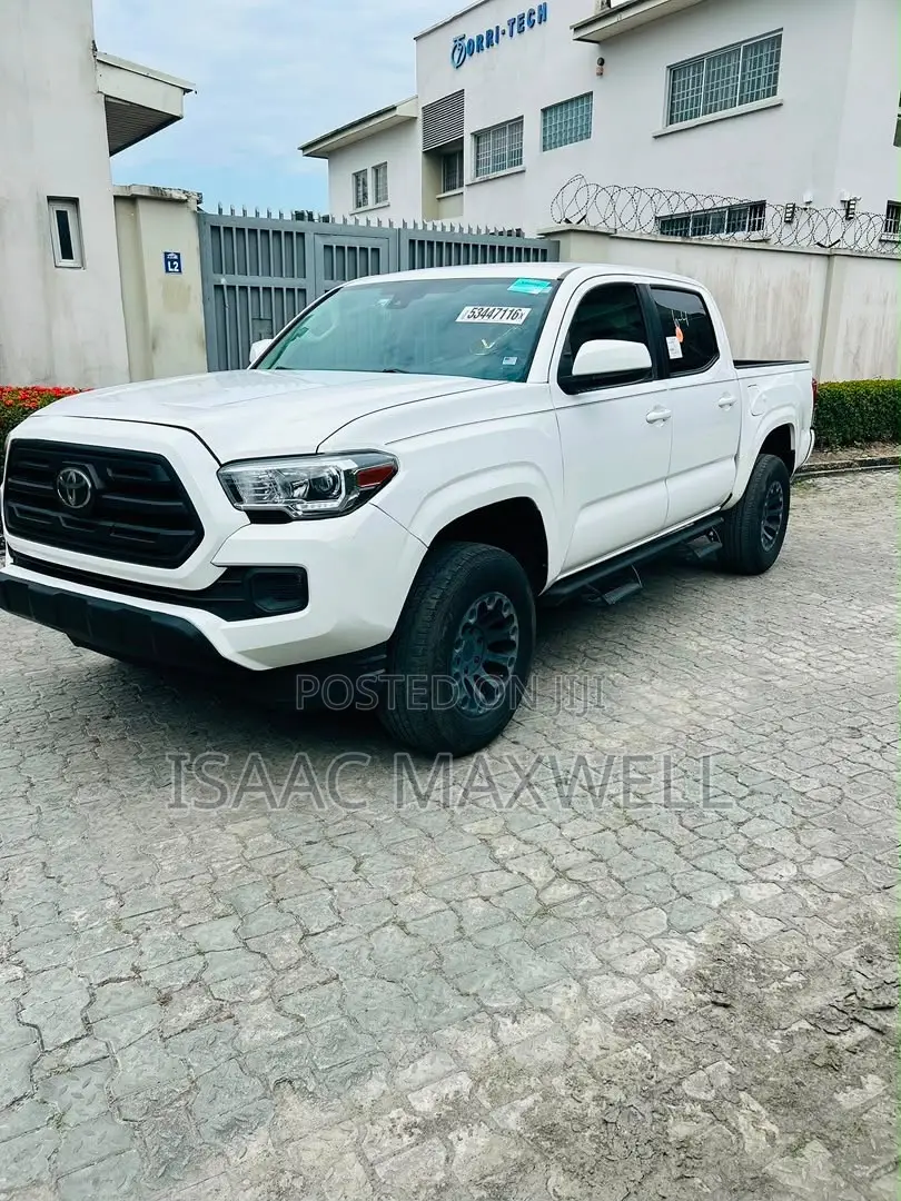 Toyota Tacoma 2019 White
