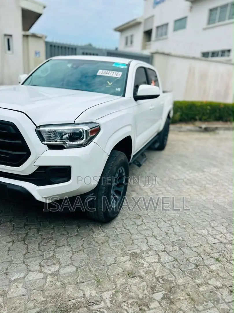 Toyota Tacoma 2019 White