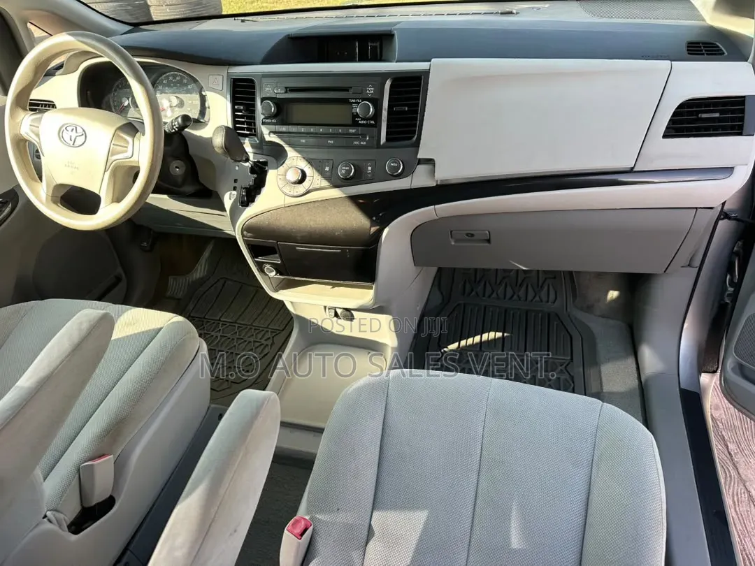 Toyota Sienna 2012 Gray