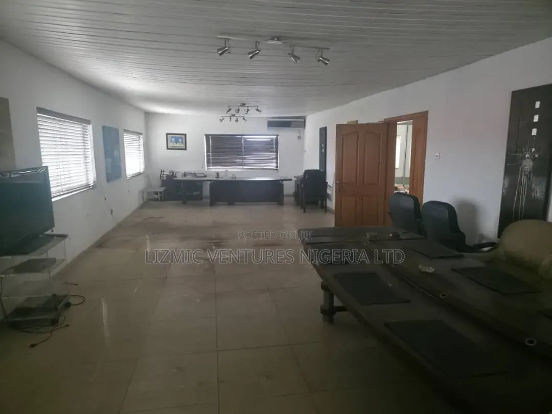 Standard Office Space for Lease