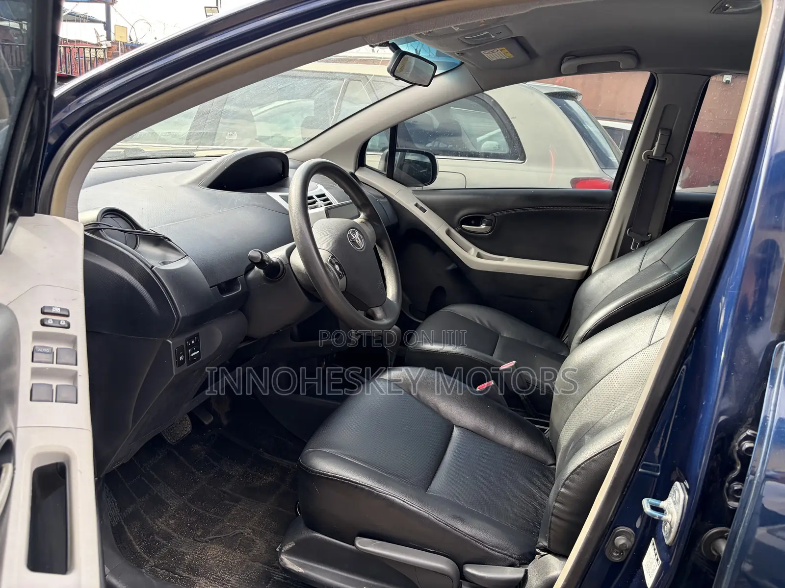 Toyota Yaris Base Hatchback 5dr 2010 Blue