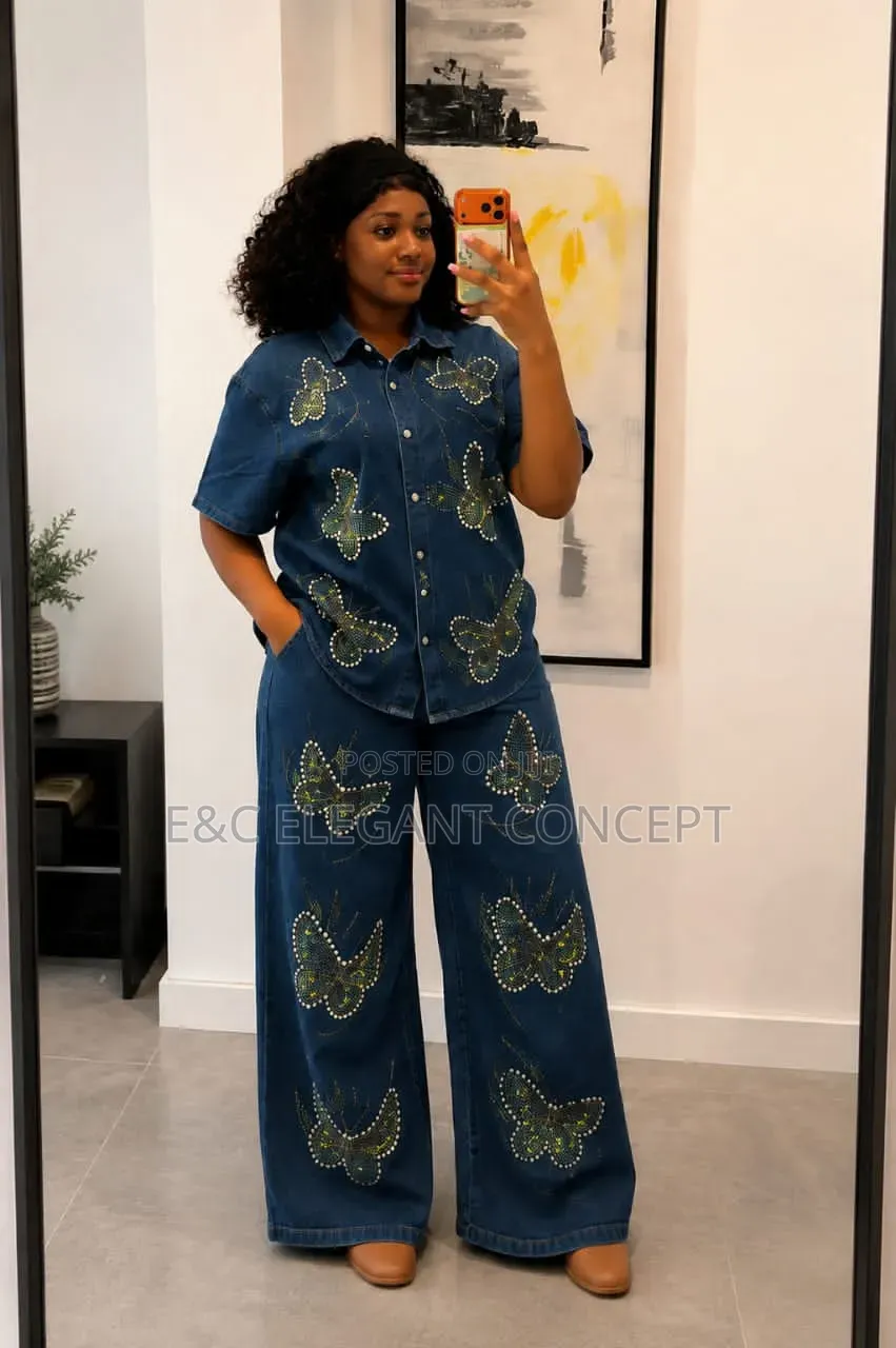 New in 🌹
Luxury Rehistone Denims Jeans Up and Down