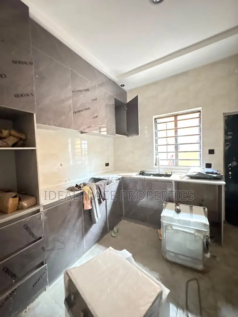 4bdrm Townhouse/Terrace in Gbagada for sale