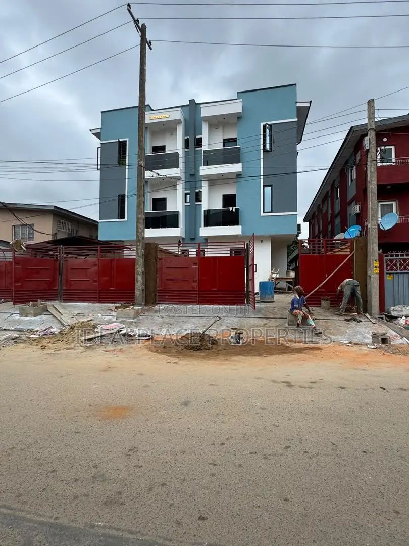 4bdrm Townhouse/Terrace in Gbagada for sale