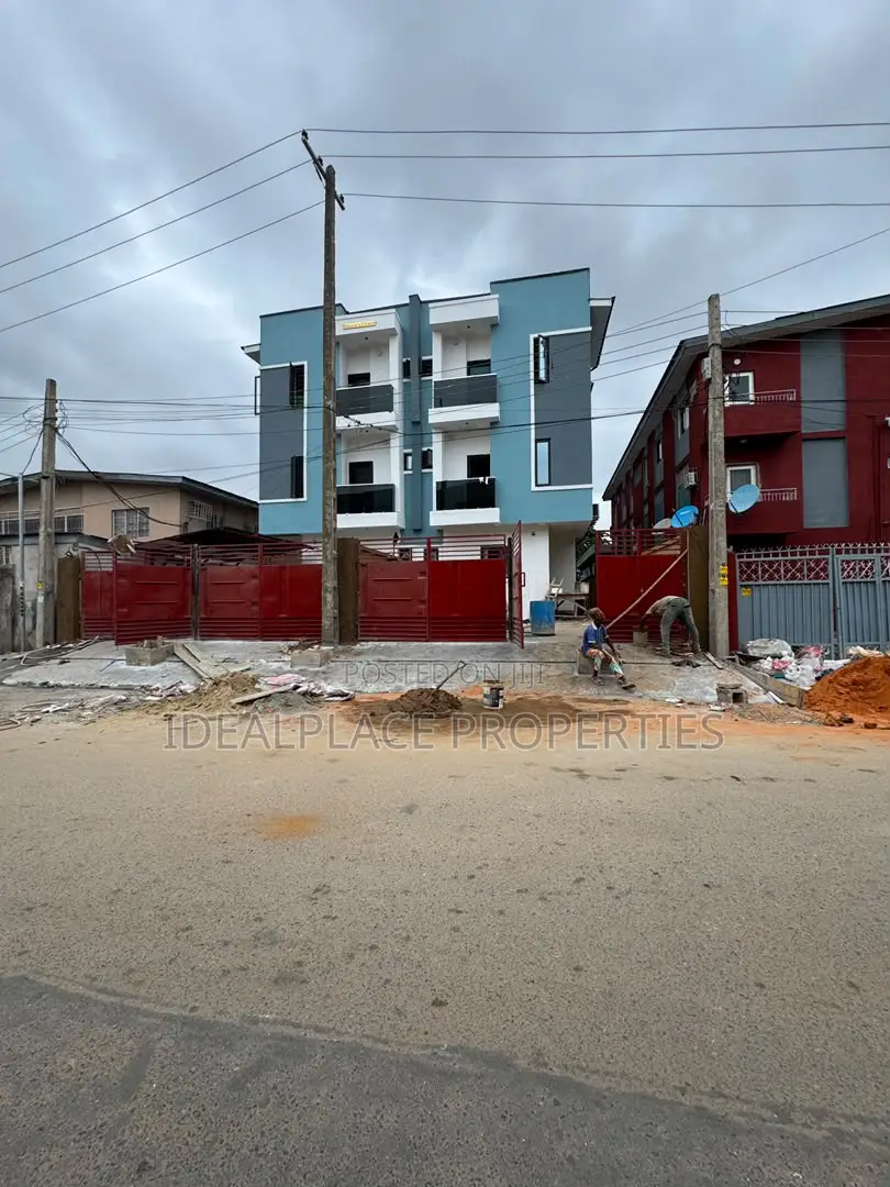 4bdrm Townhouse/Terrace in Gbagada for sale