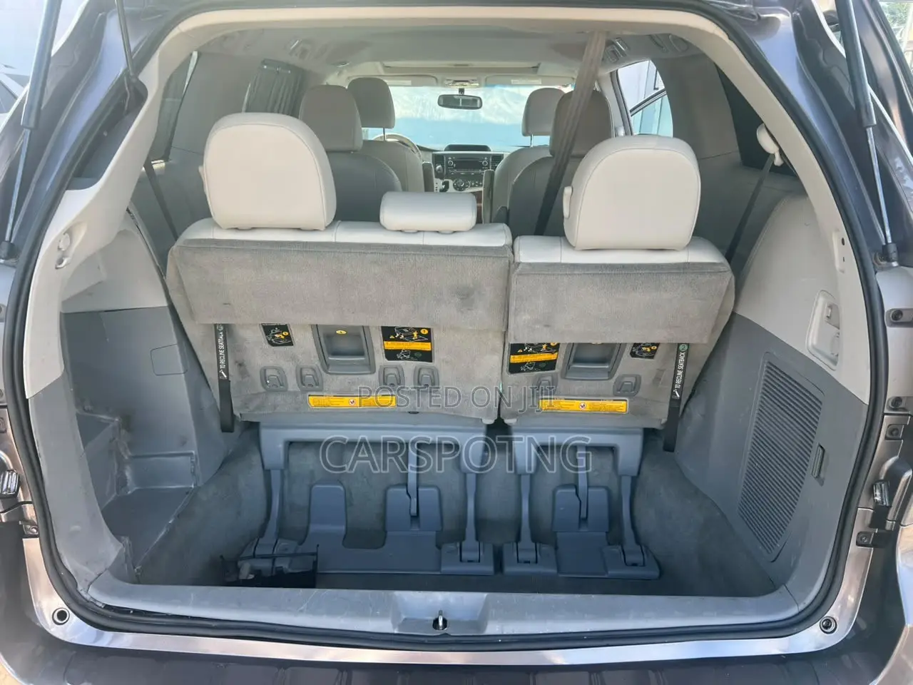 Toyota Sienna XLE AWD 7-Passenger 2013 Gray