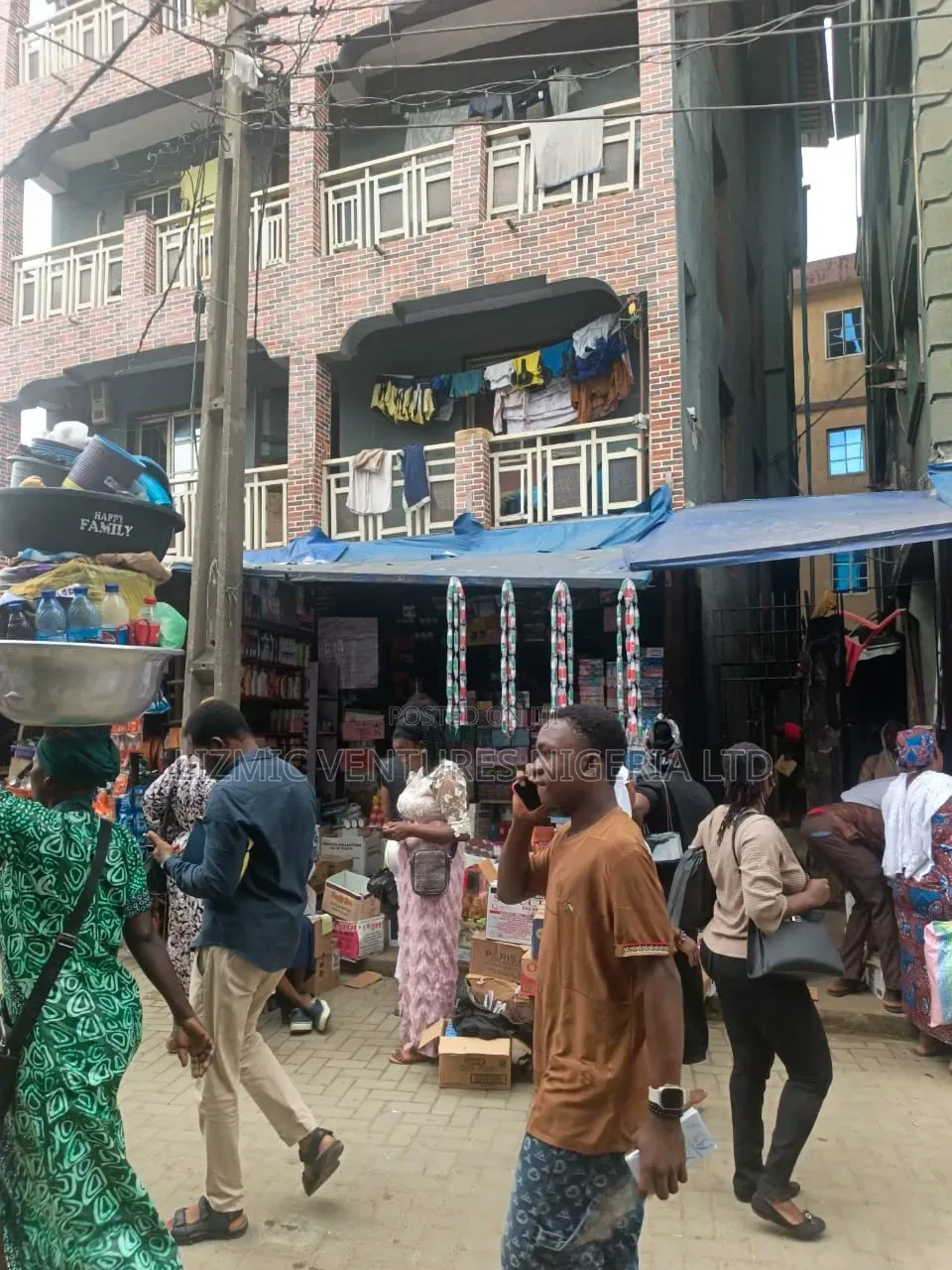 5bdrm Block of Flats in Idumota for sale