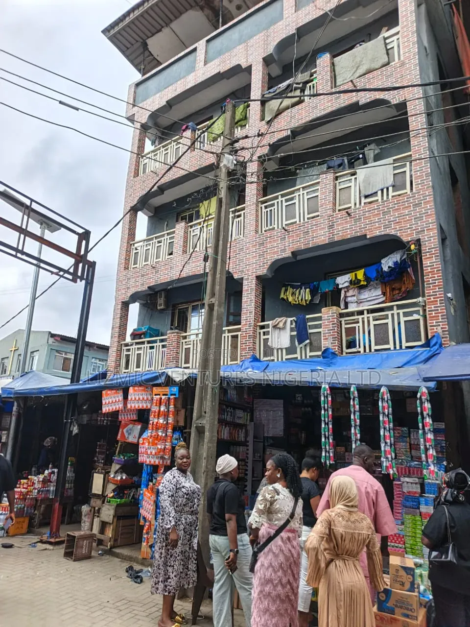 5bdrm Block of Flats in Idumota for sale