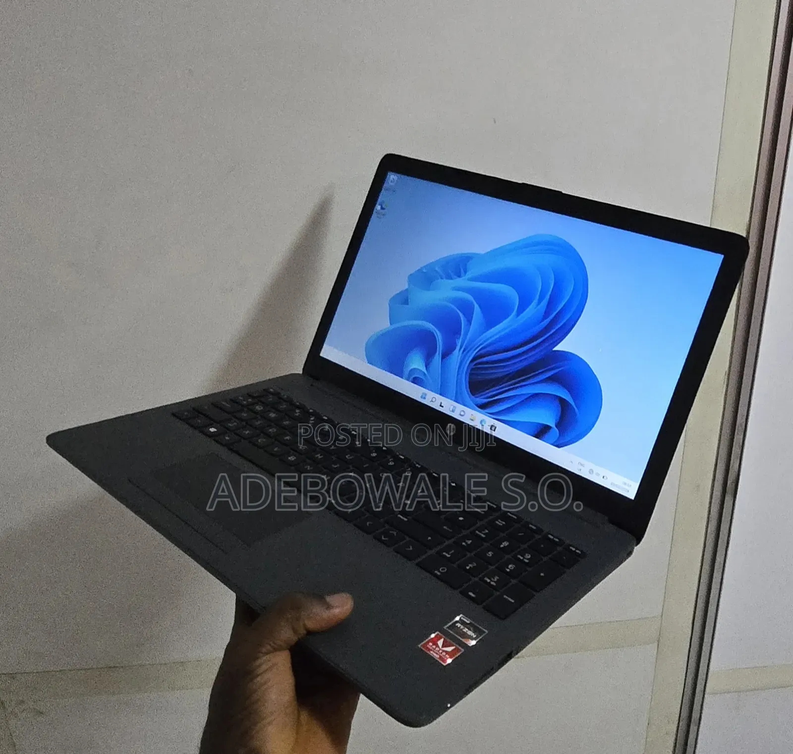 Laptop HP 255 G8 8GB AMD Ryzen 3 SSD 128GB