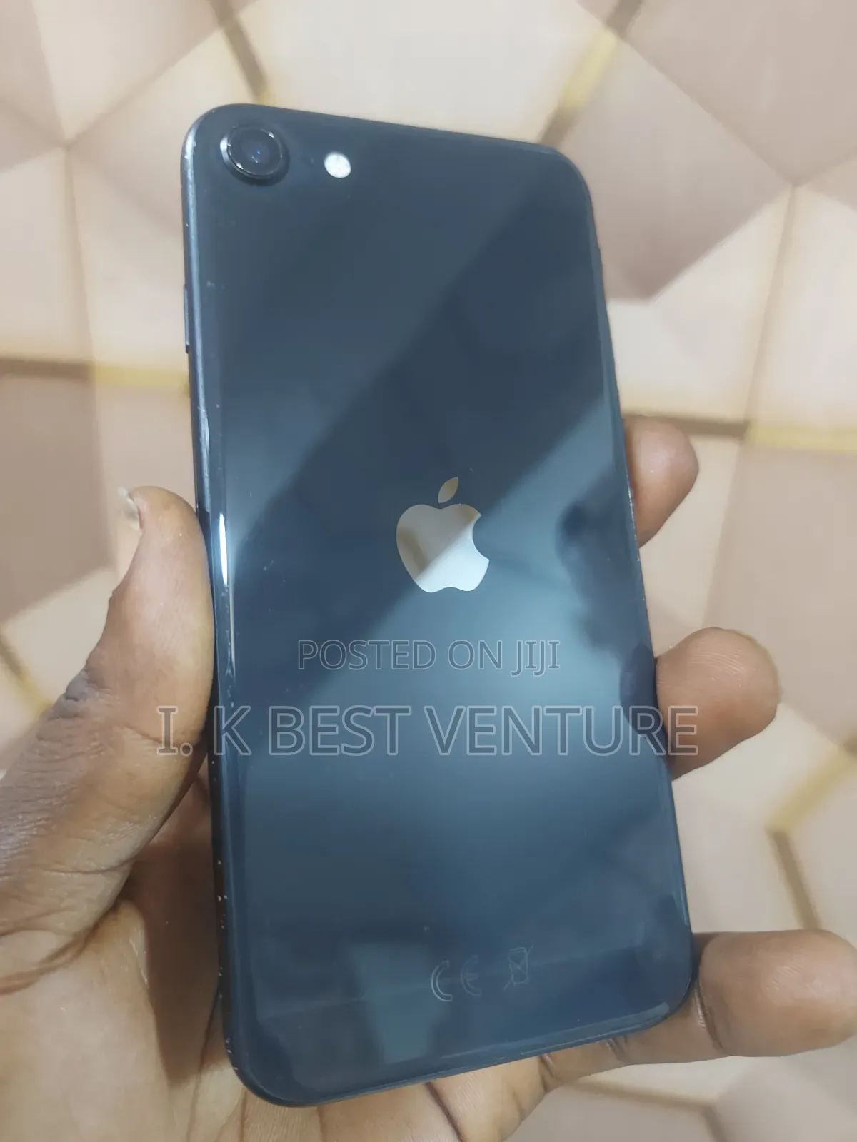 Apple iPhone SE (2020) 64 GB Black