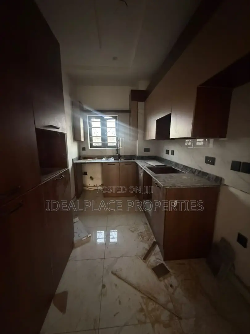 3bdrm Apartment in Gbagada for sale