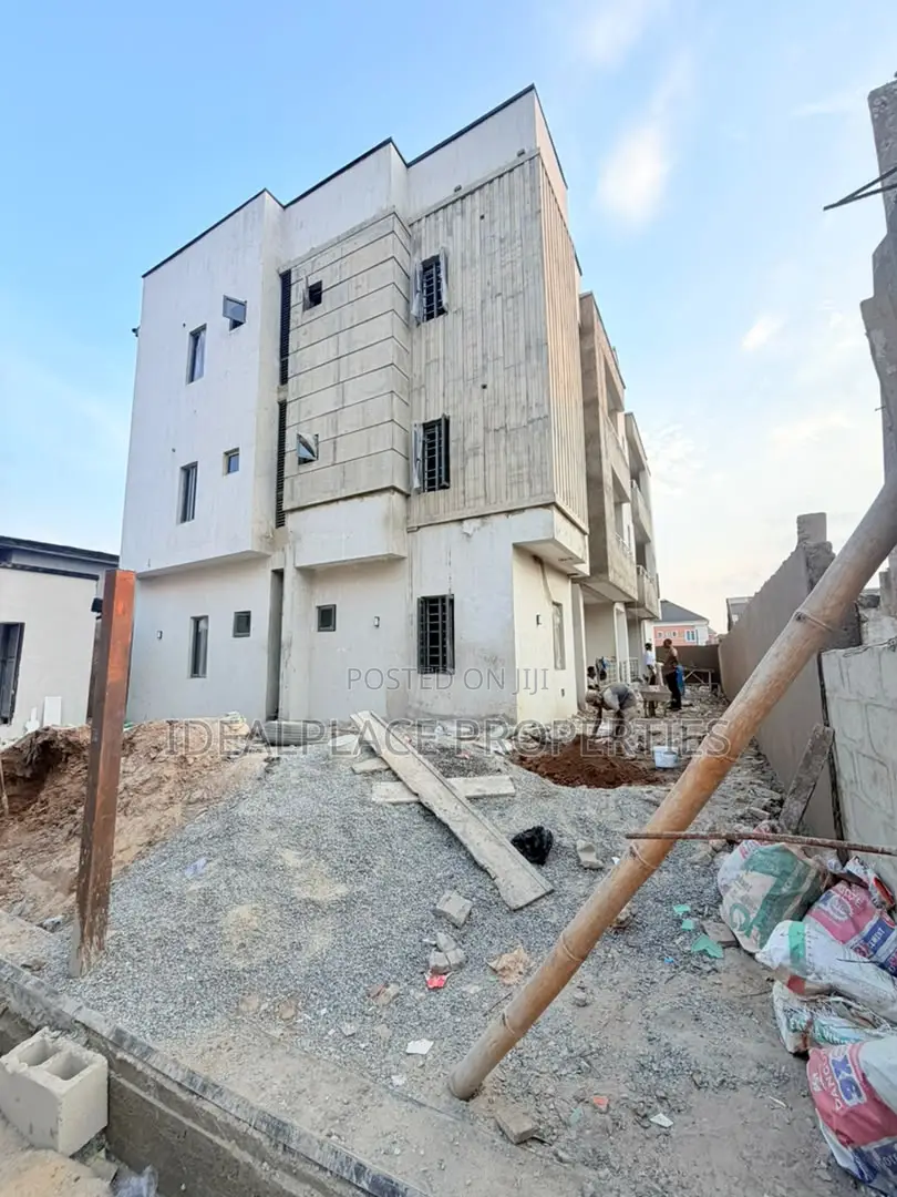 3bdrm Apartment in Gbagada for sale