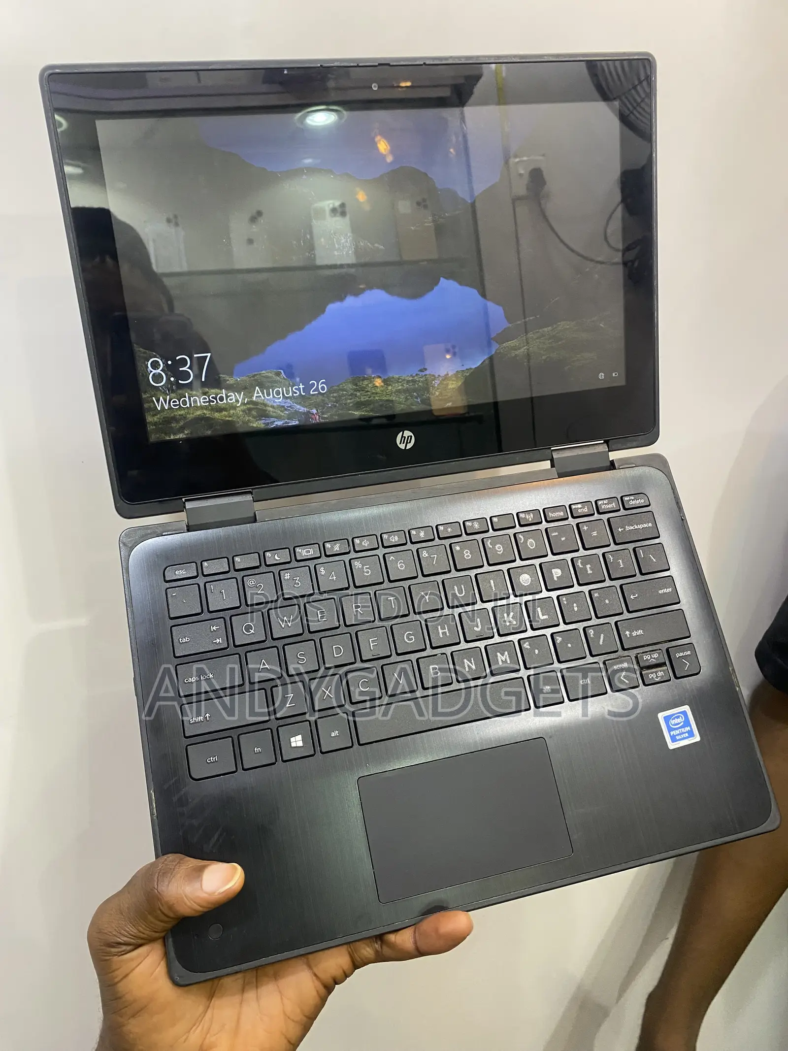 Laptop HP Pavilion x360 4GB Intel Pentium HDD 128GB