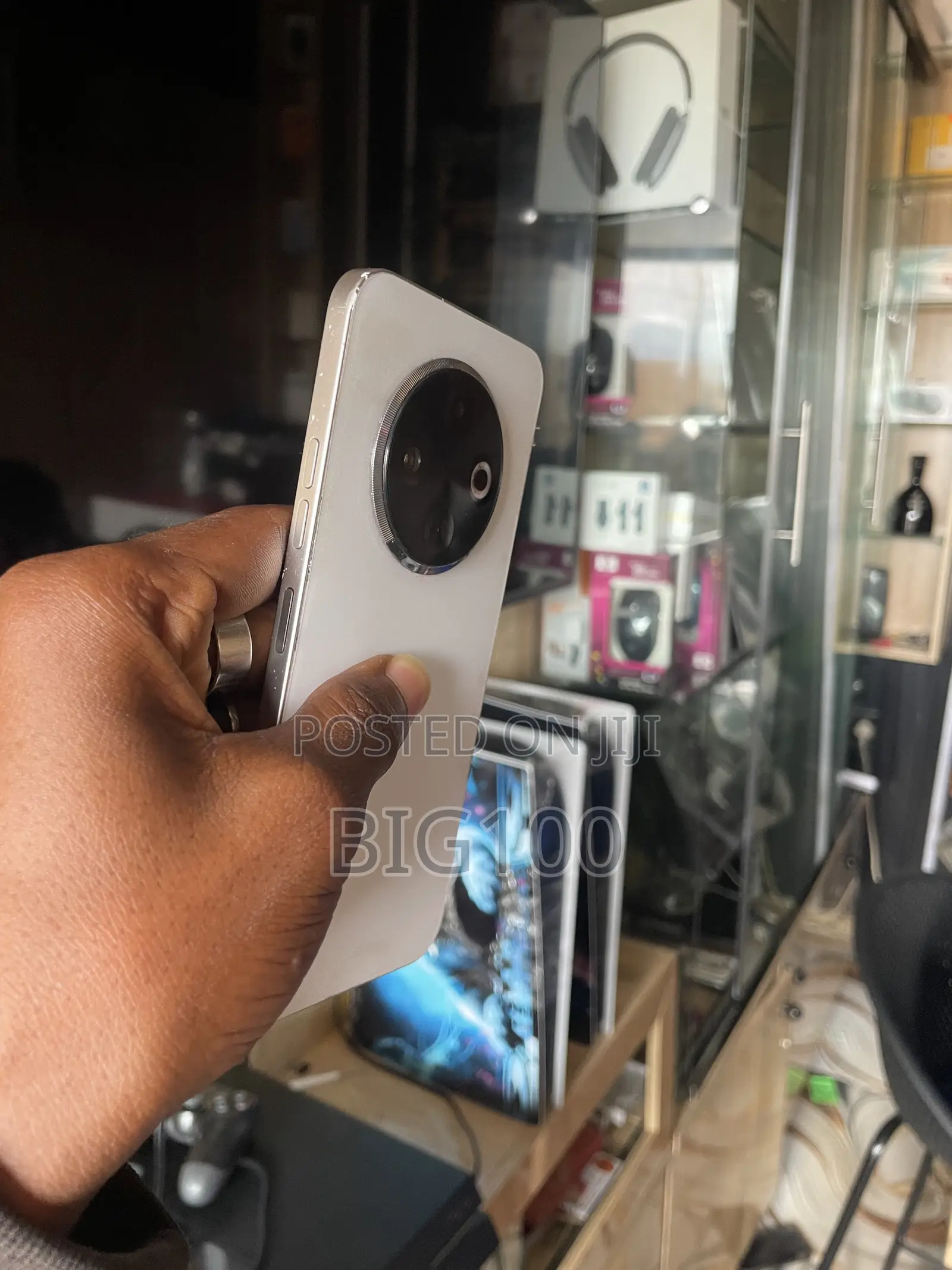 Tecno Spark 30C 128 GB White