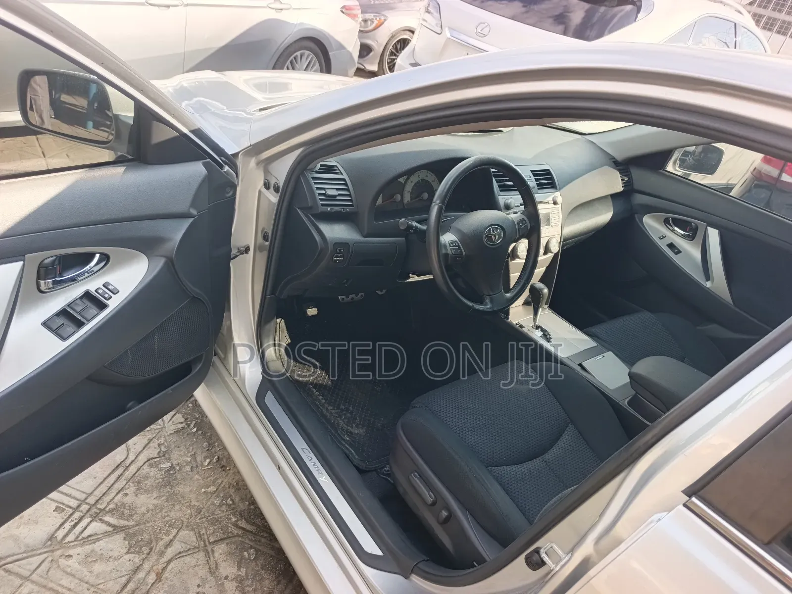 Toyota Camry SE 4dr Sedan (2.5L 4cyl 6AM) 2010 Silver
